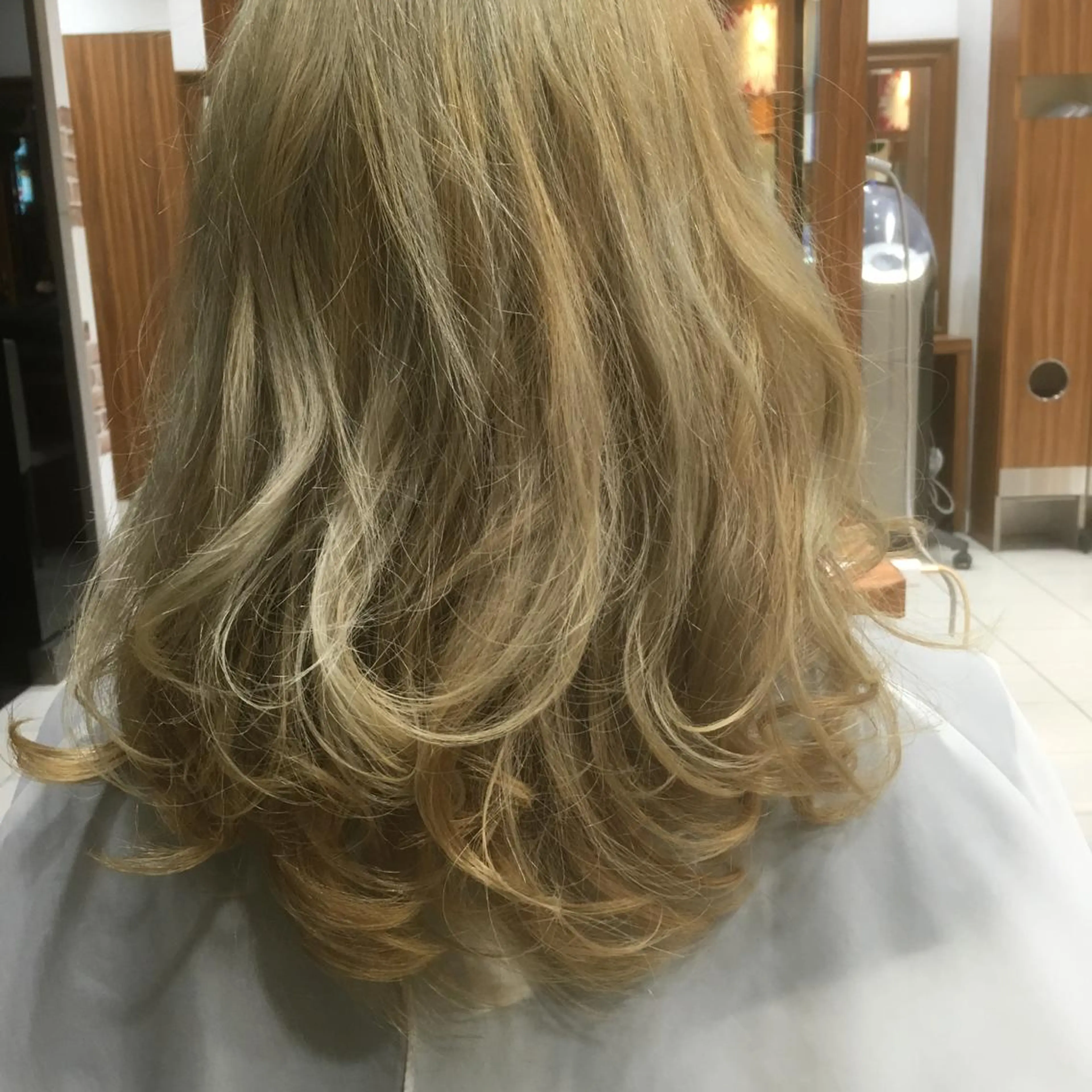 ミディアム カラー 白髪ぼかしハイライト 柳川拓哉のヘアスタイル