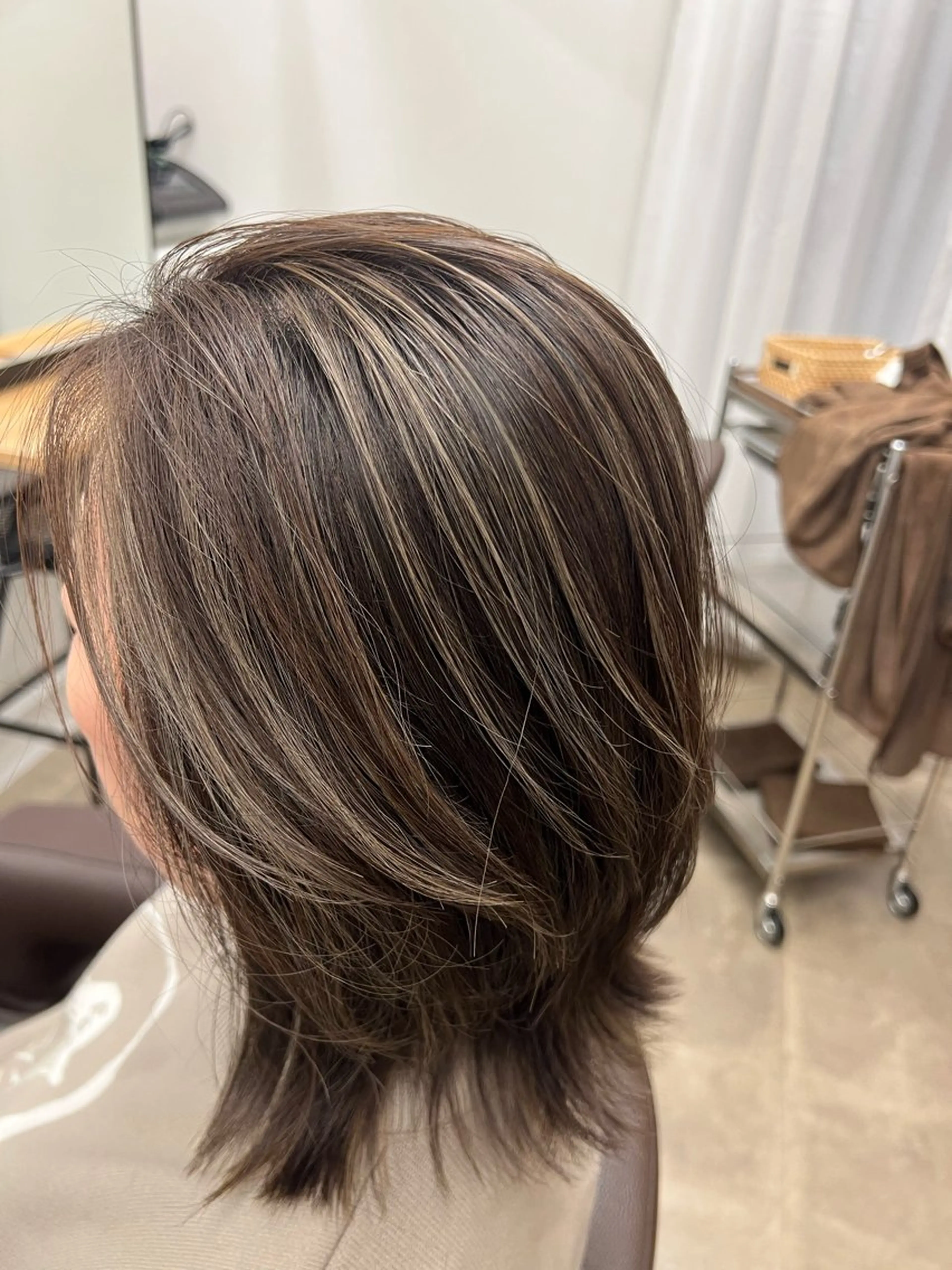 カット+白髪ぼかしハイライトor全頭ブリーチのダブルカラーの写真