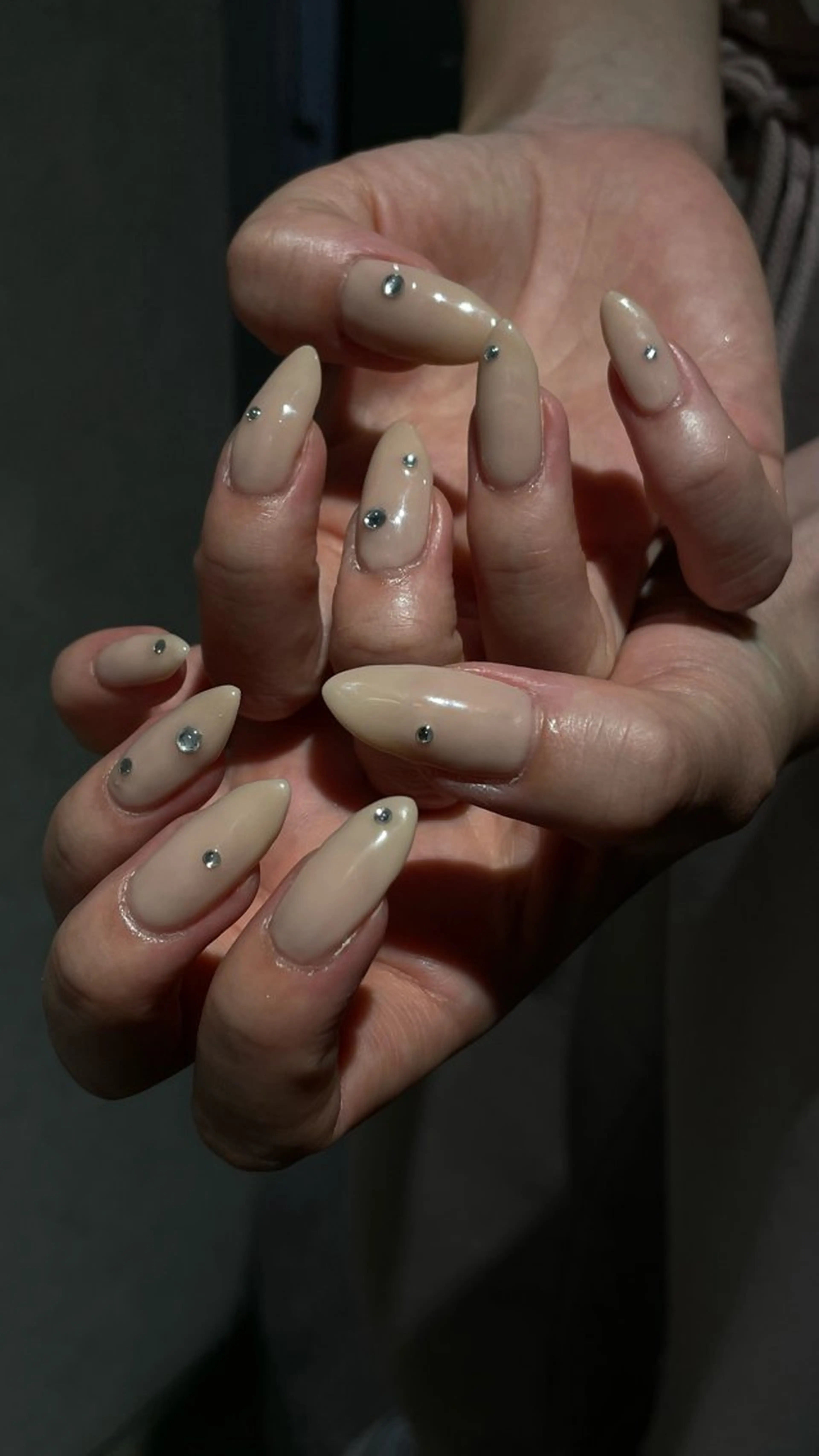 ネイル ストーンネイル ハンドネイル ナチュラル透明感🌱 小山美樹子のヘアスタイル