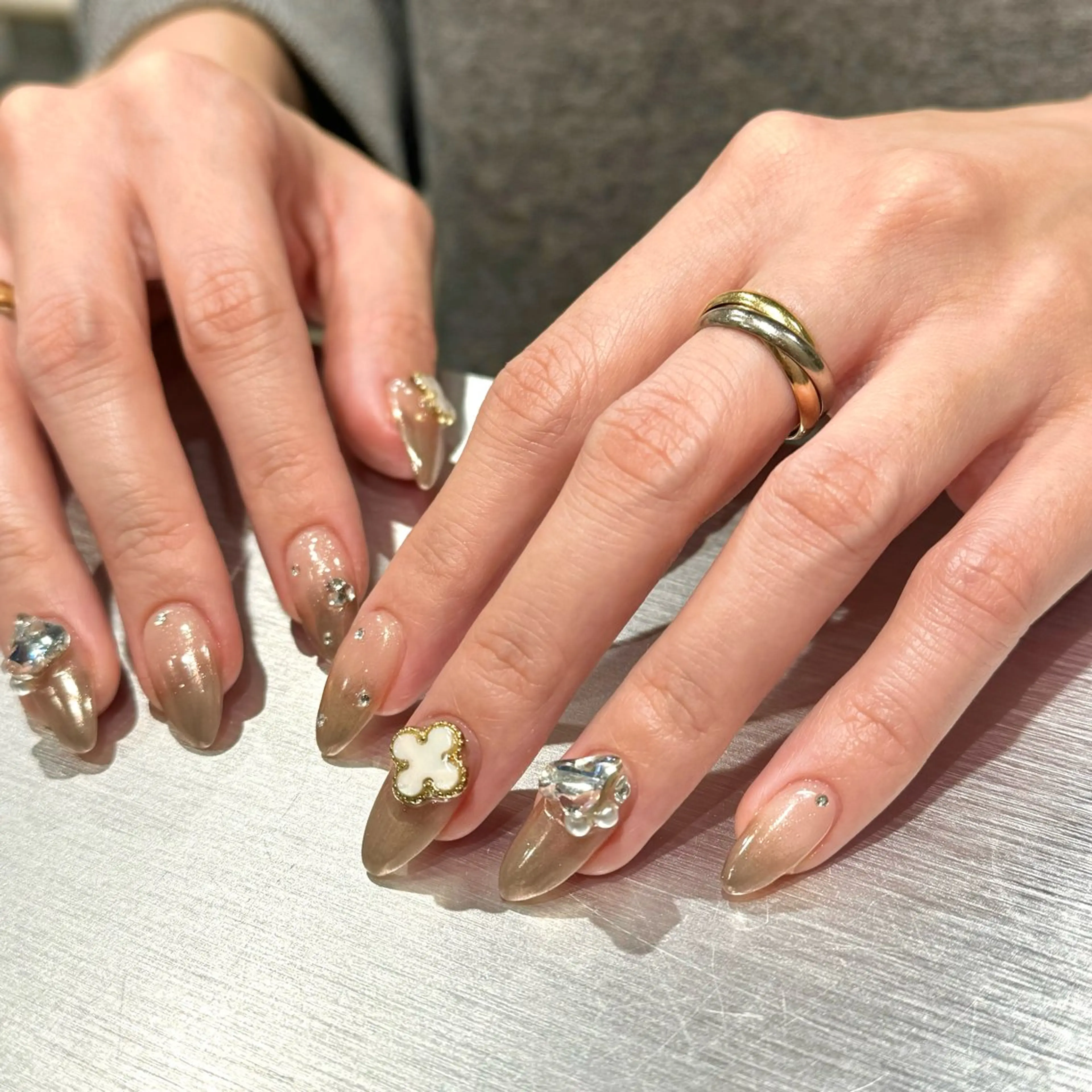 ネイル 橋本 朱里のネイルデザイン