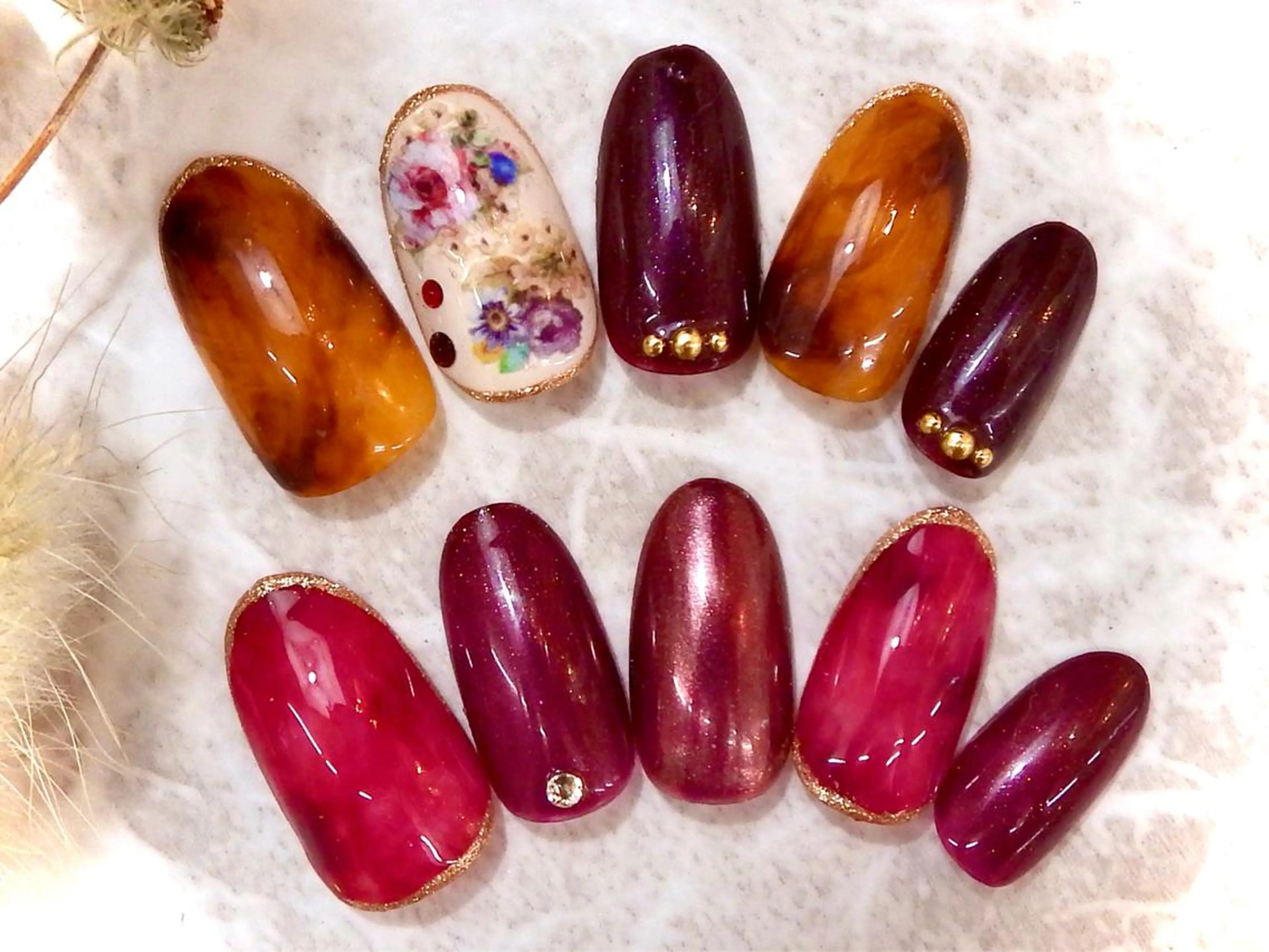 ネイル アートネイル べっ甲ネイル ボルドー ブラウン フラワーネイル ボガスティーズネイル 川崎店のネイルデザイン