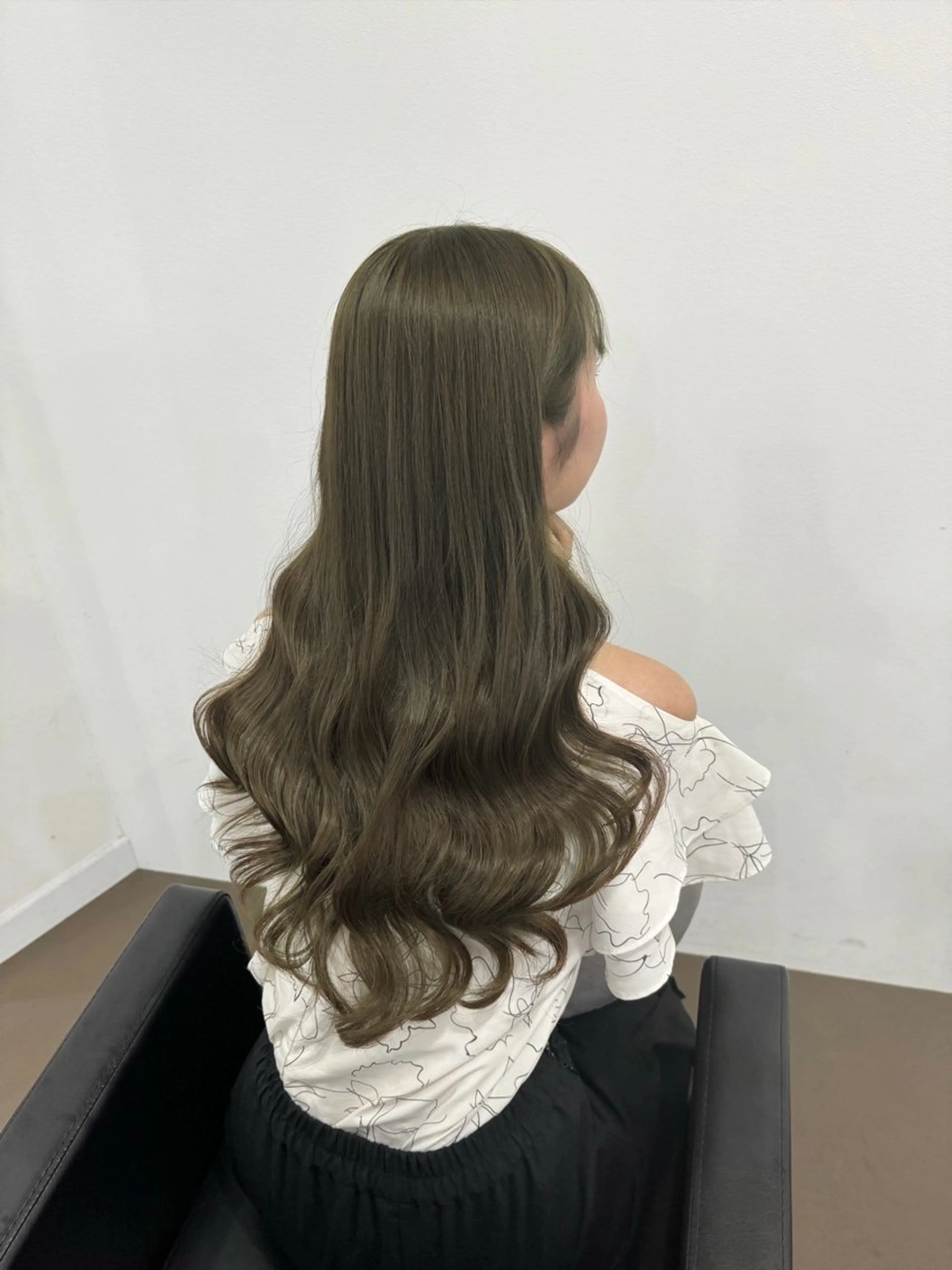 ロング ボブ くびれヘア 髪質改善 韓国風ヘア レイヤーカット 【ioe岡本】🐶 向井歩のヘアスタイル