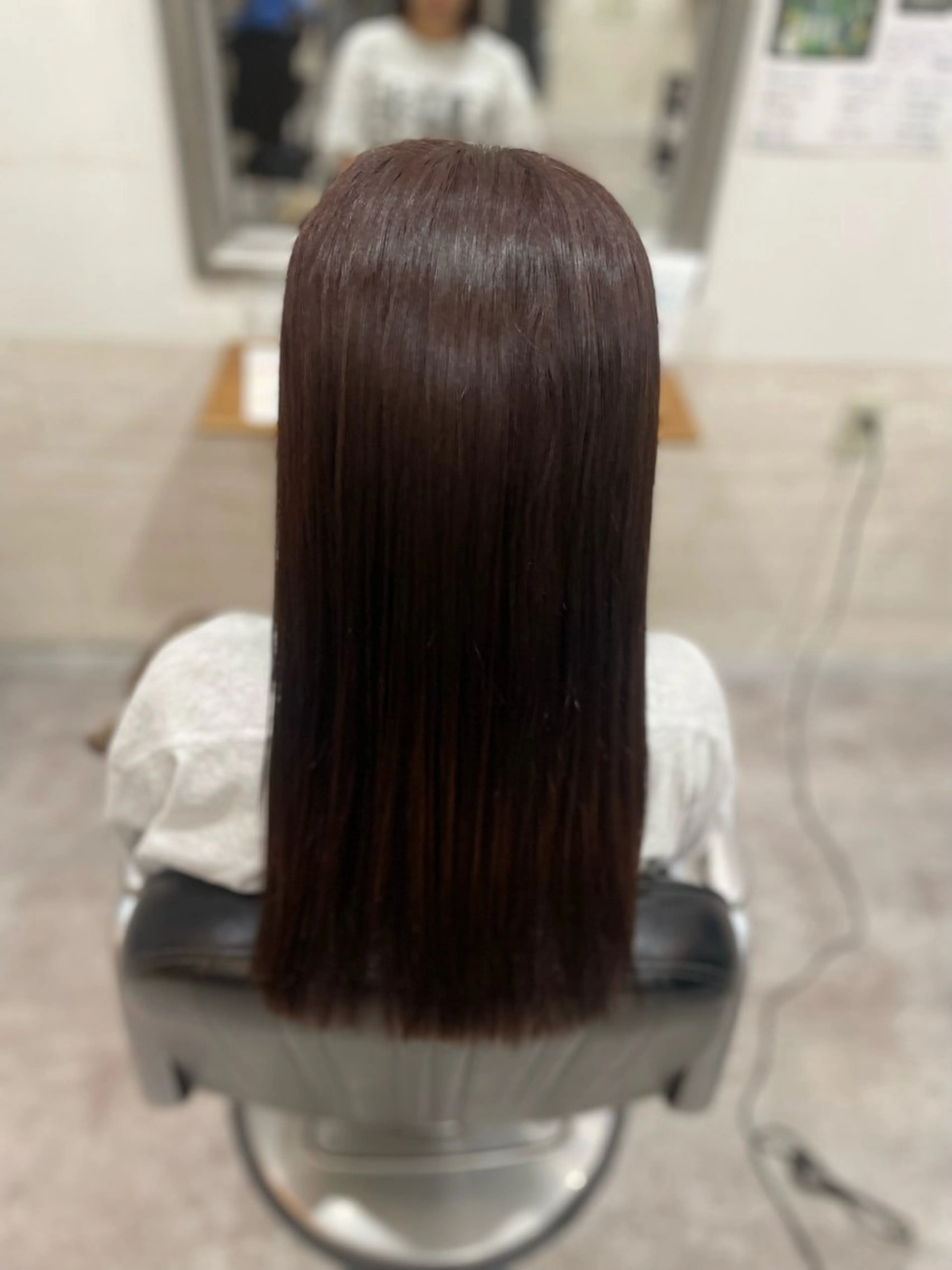 セミロング カラー 堀川 希歩のヘアスタイル