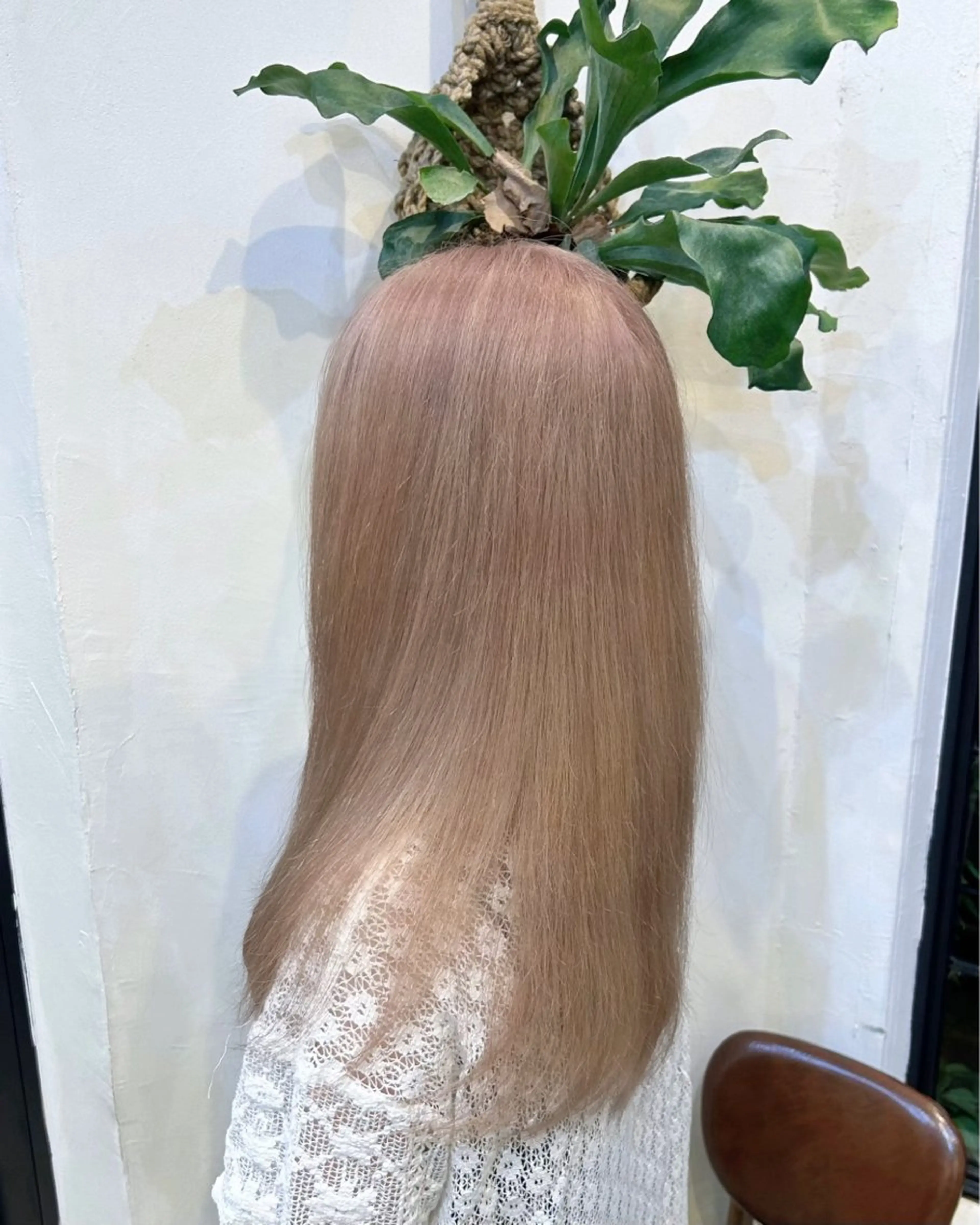 カラー ブリーチ 海奈|透明感カラー |顔まわりカットのヘアスタイル