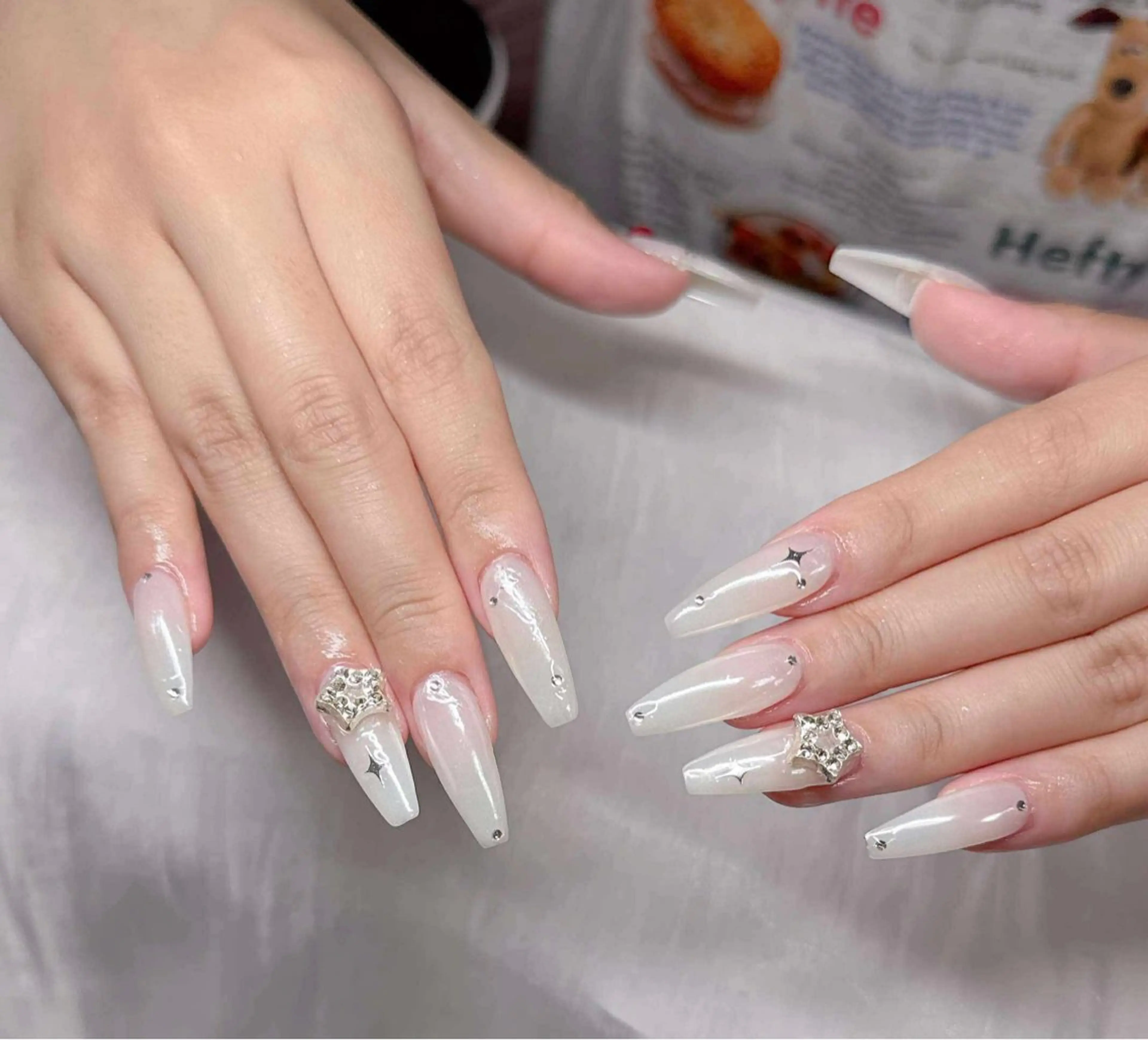 ネイル 長さ出し グラデーション 卒業式 キラキラネイル マグネットネイル ハンドネイル Lee Nailsのネイルデザイン
