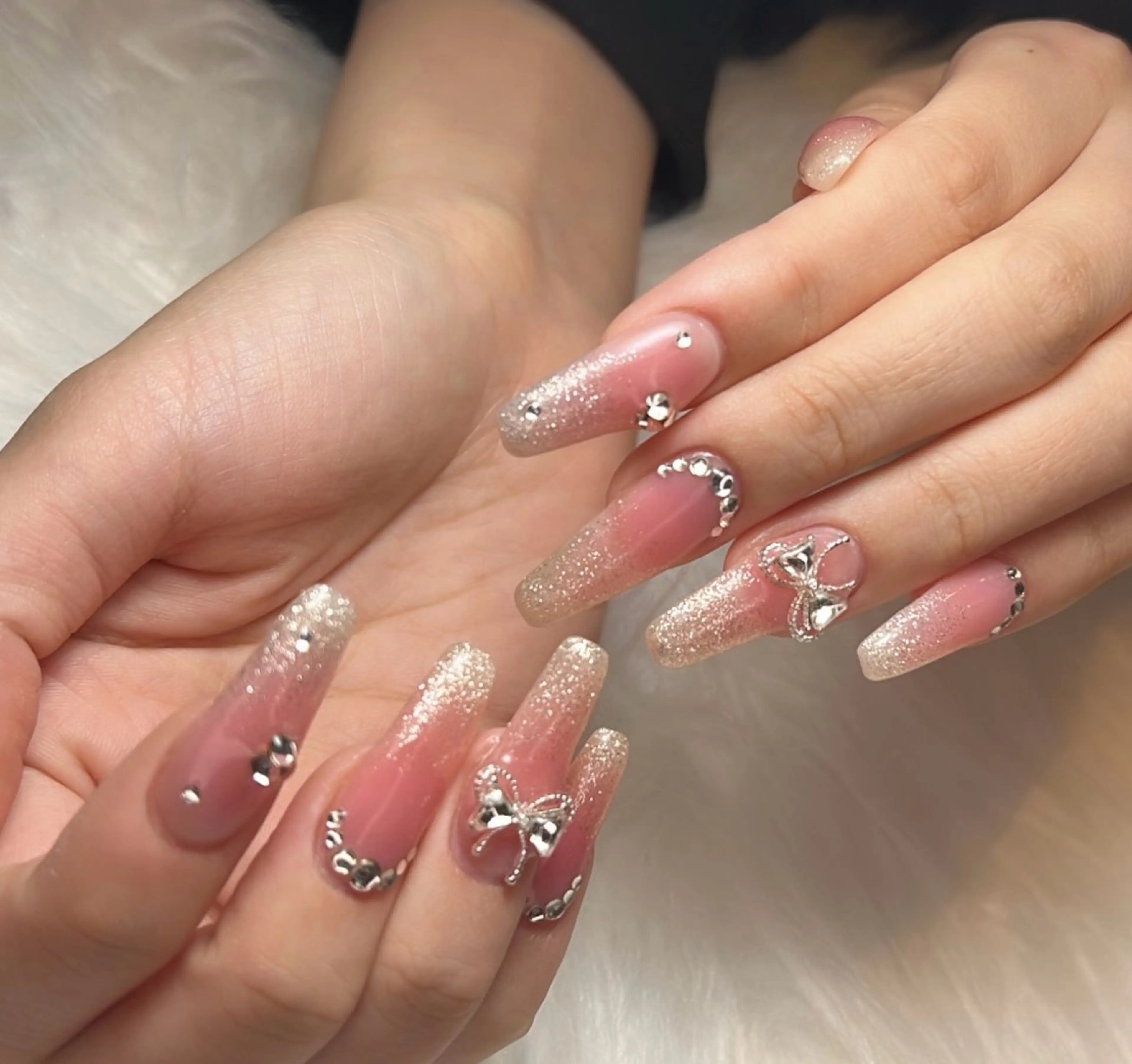 ロング ハンドネイル 🫧yua 🌸🫧のネイルデザイン