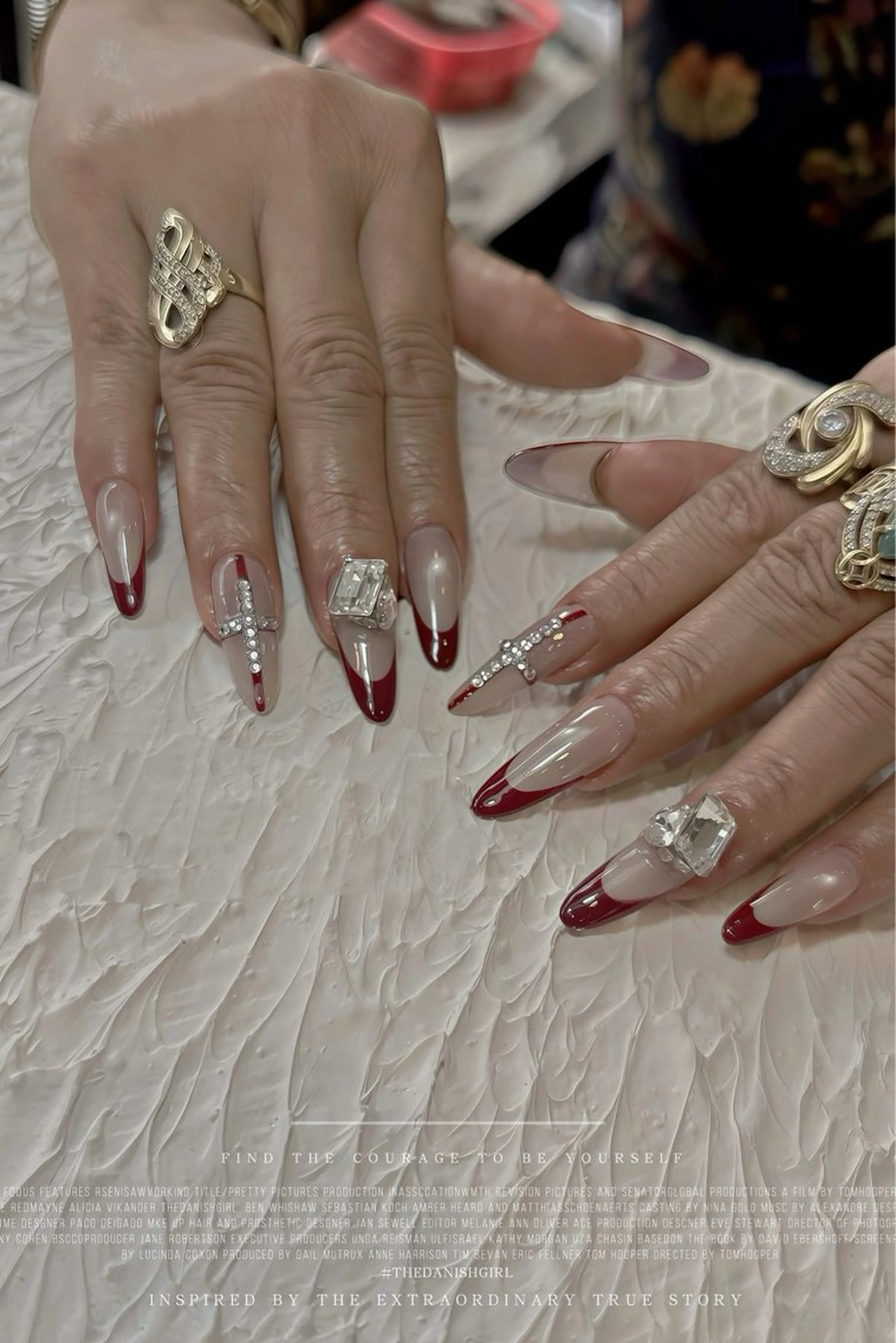 ネイル フレンチネイル ジェルネイル 赤色 ストーンネイル Mytnail所属・ann_ nailのネイルデザイン