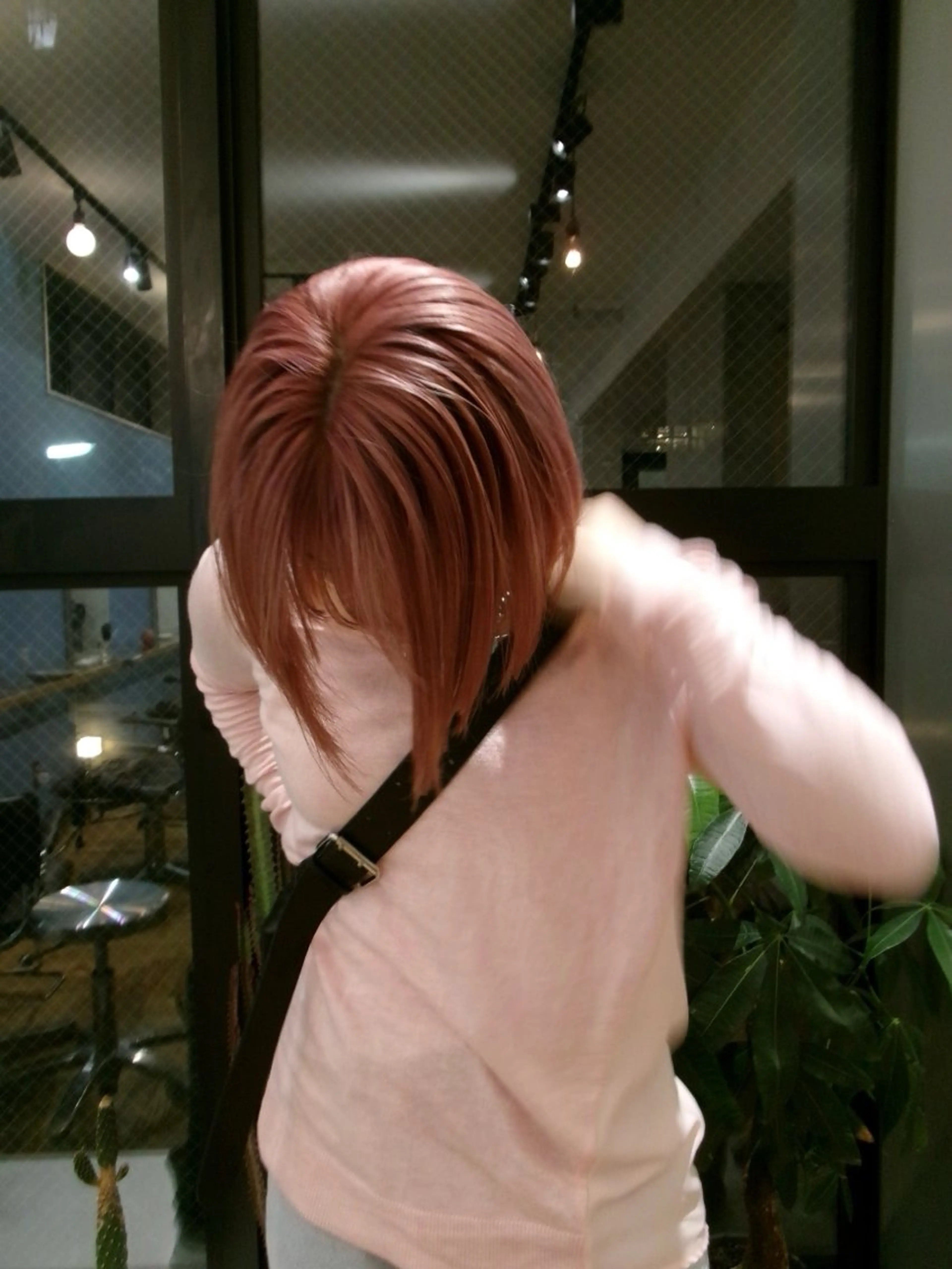 ミディアム カラー YUUKI/ウルフ .ハイレイヤーのヘアスタイル