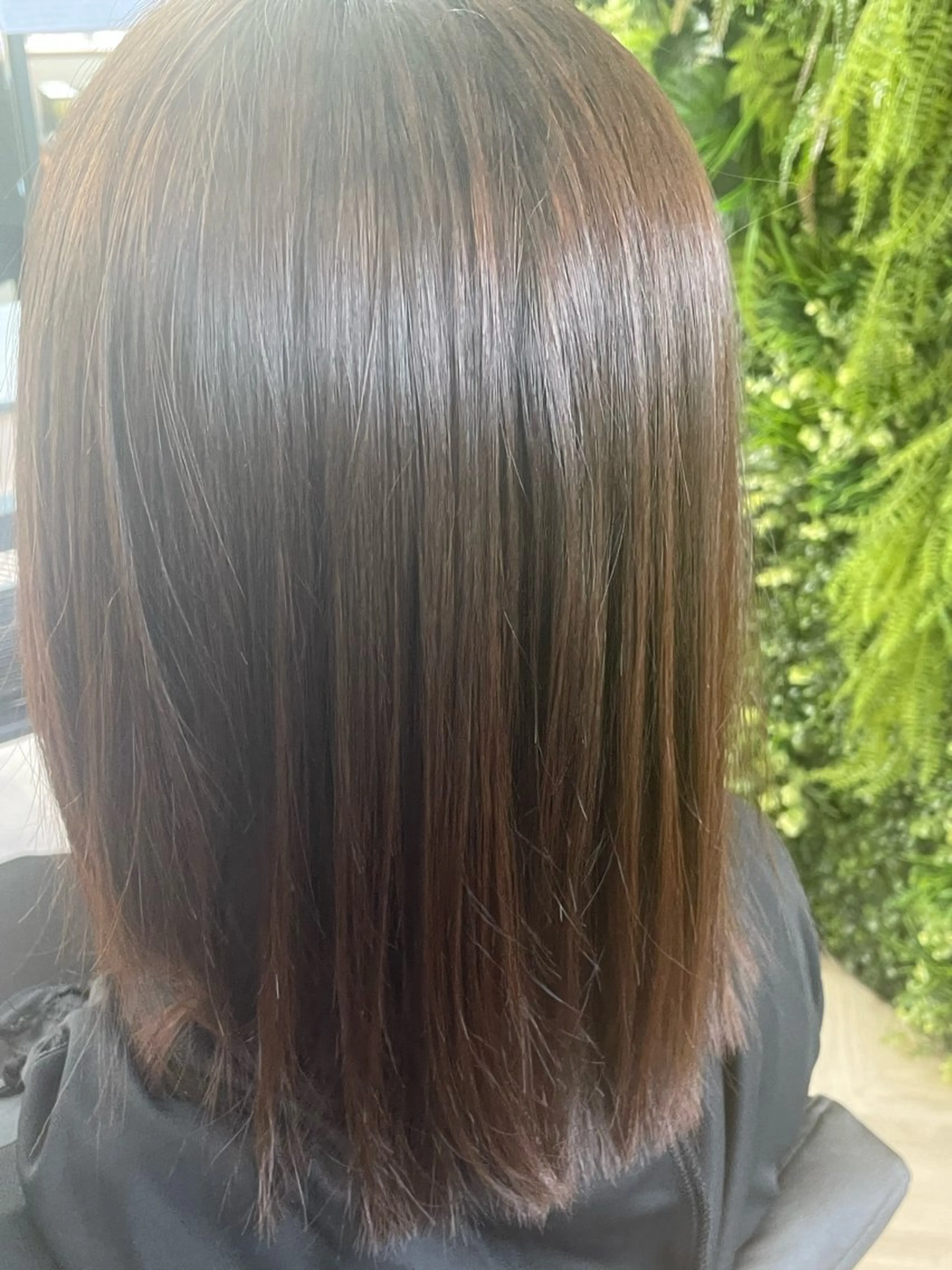 ミディアム 縮毛矯正 丸岡 成穂のヘアスタイル