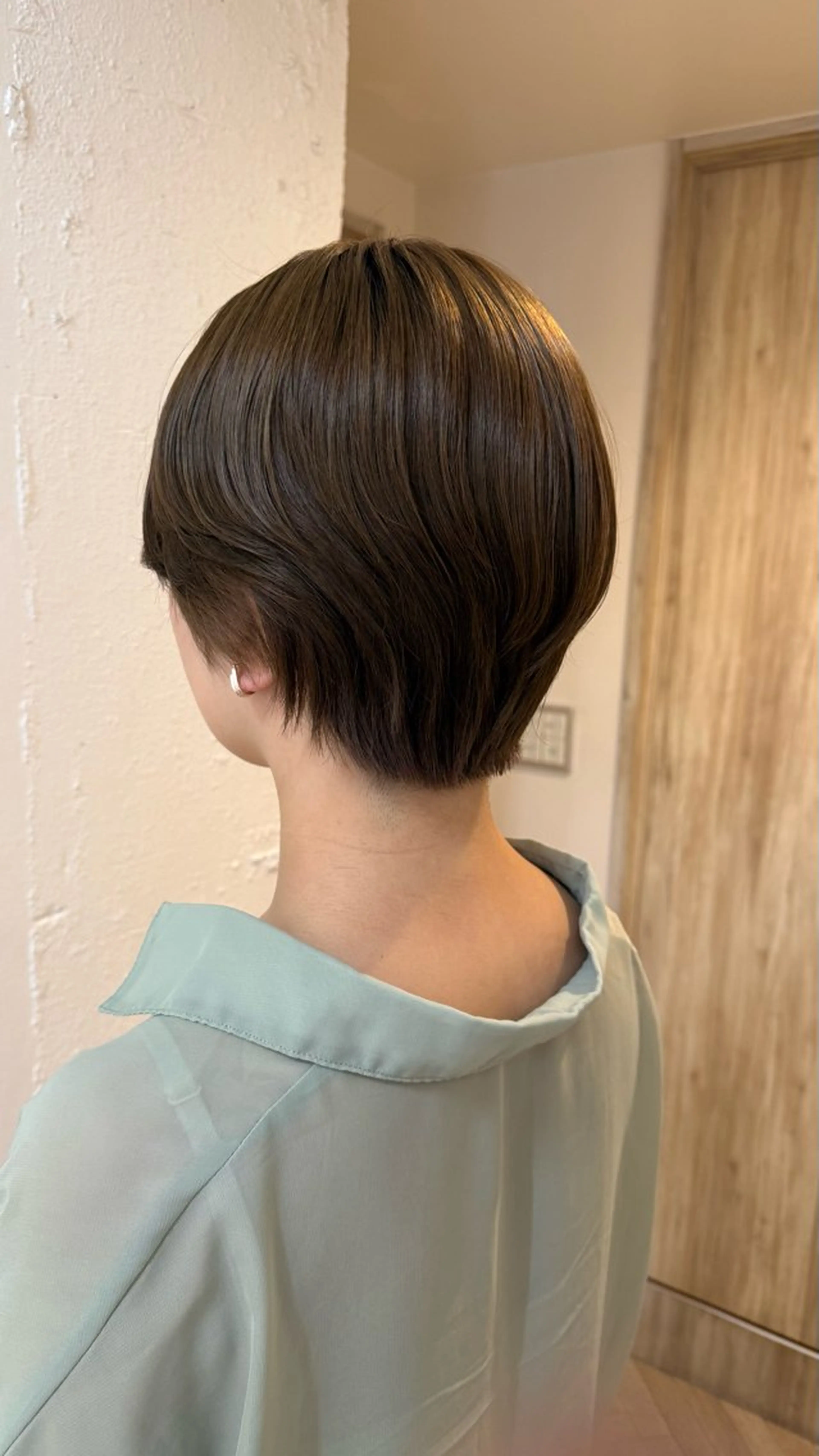 ショート ショートヘア 暖色カラー/ ストレート/くるみのヘアスタイル