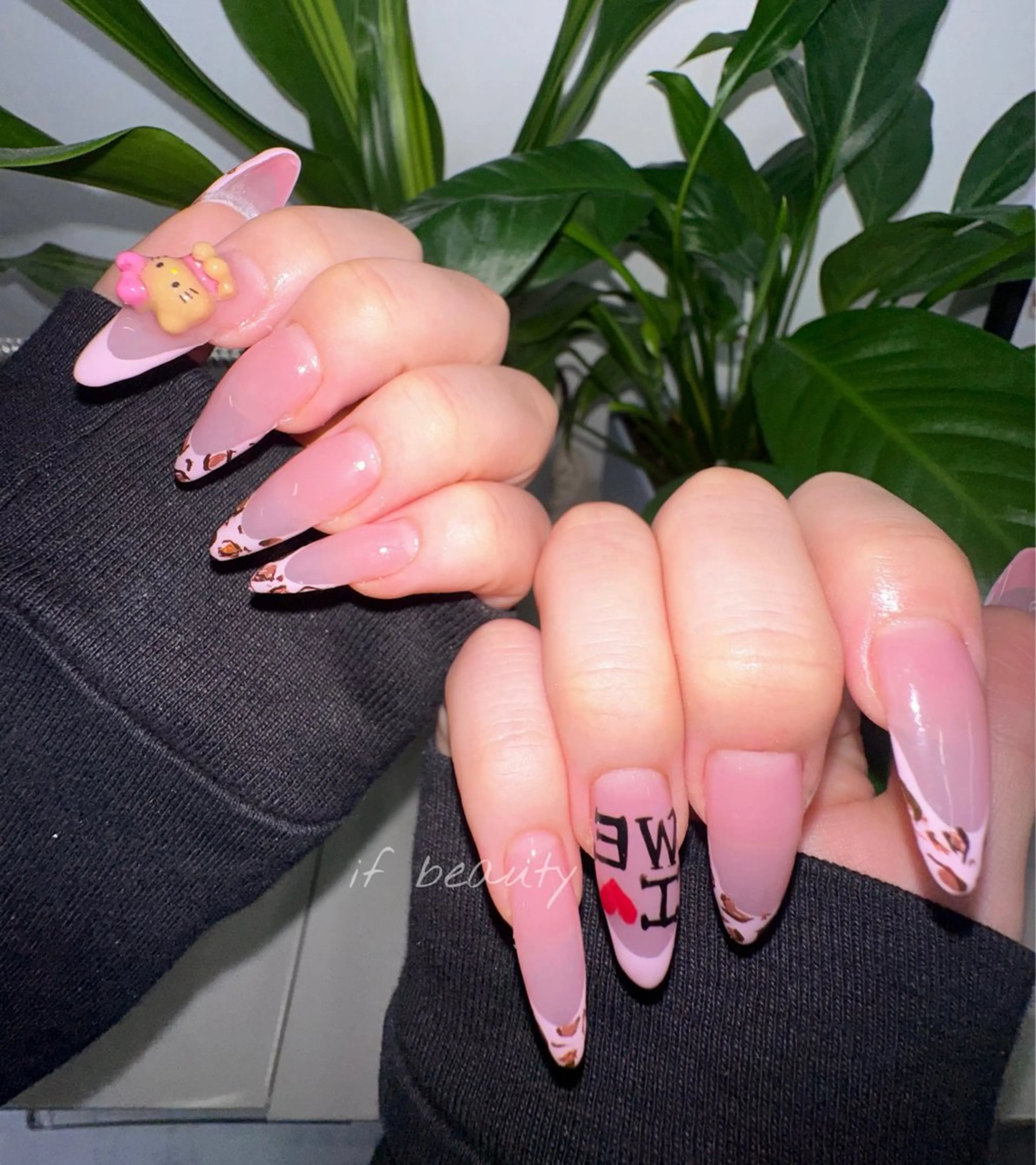 ネイル アートネイル ジェルネイル パラジェル ワンホンネイル ハンドネイル if Hair＆Nail Salon所属・IKA /海外ネイル /個性派/ワンホンのネイルデザイン