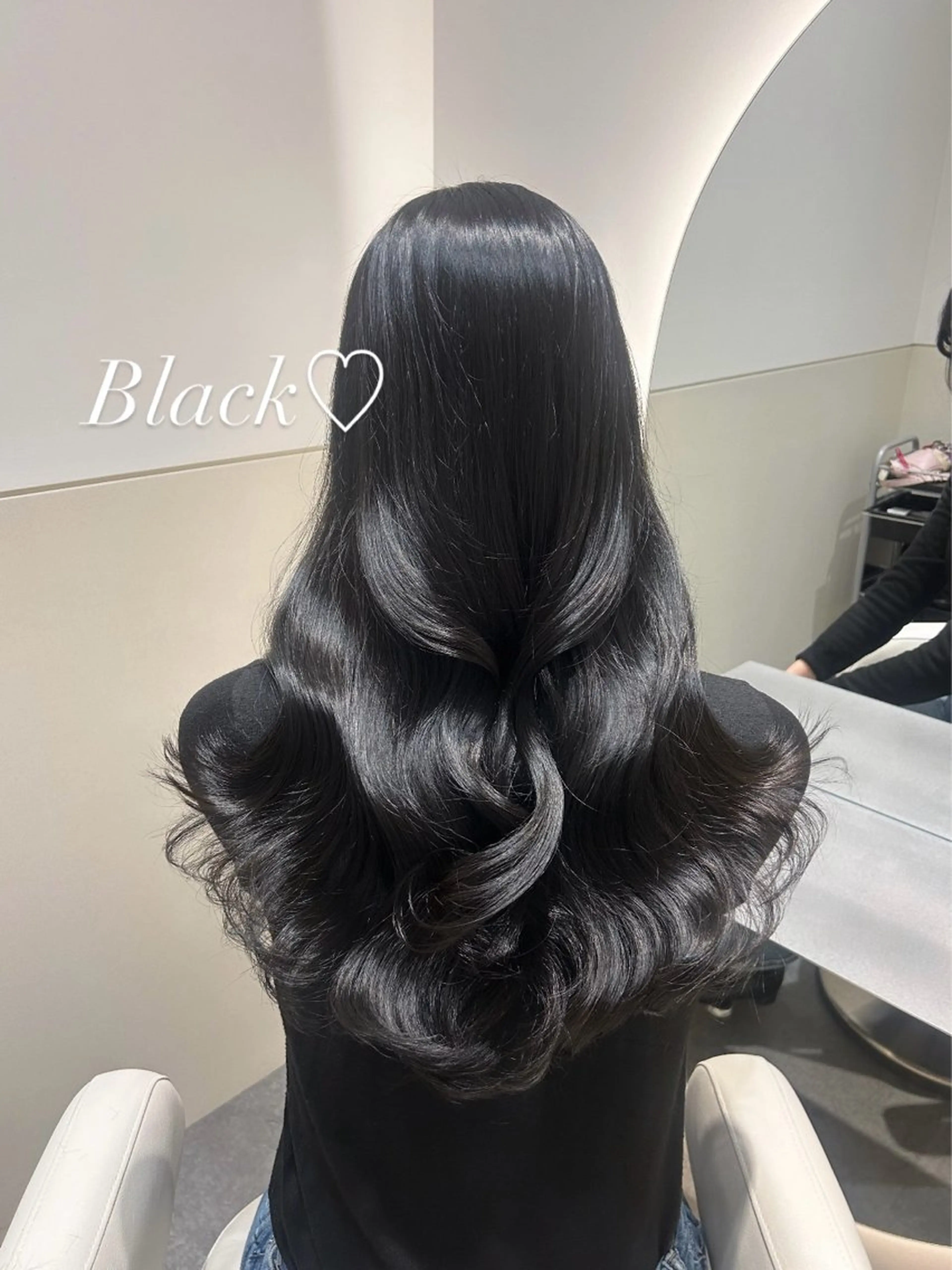 ロング カラー ヘアアレンジ 黒髪 透明感カラー SALOWIN銀座一丁目suite店所属・🩷韓国ヘア/ヨシン モリ🩷Maikaのヘアスタイル