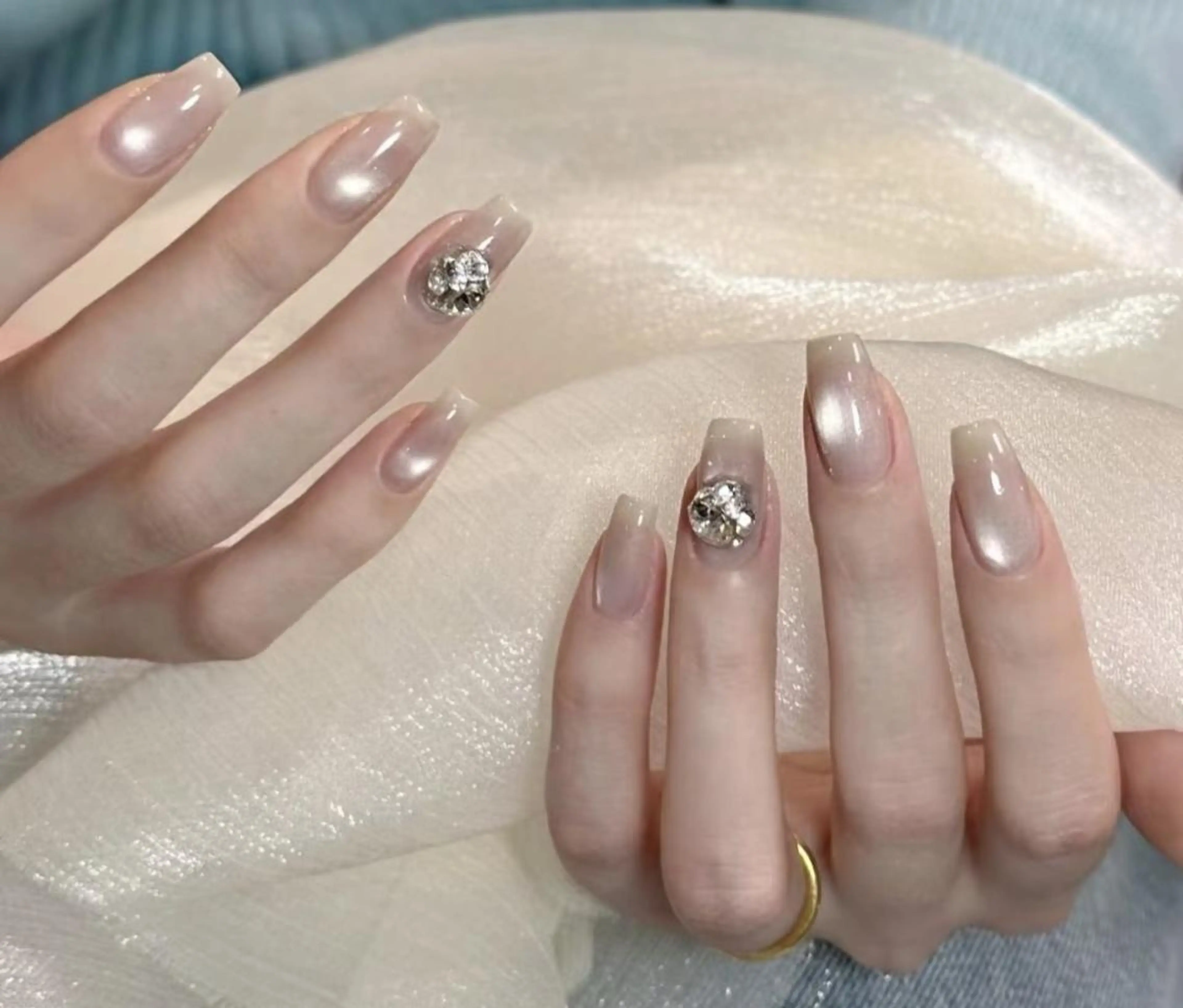 マグネット/フラッシュネイル+人気パーツ2個orストーン放題10個まての写真