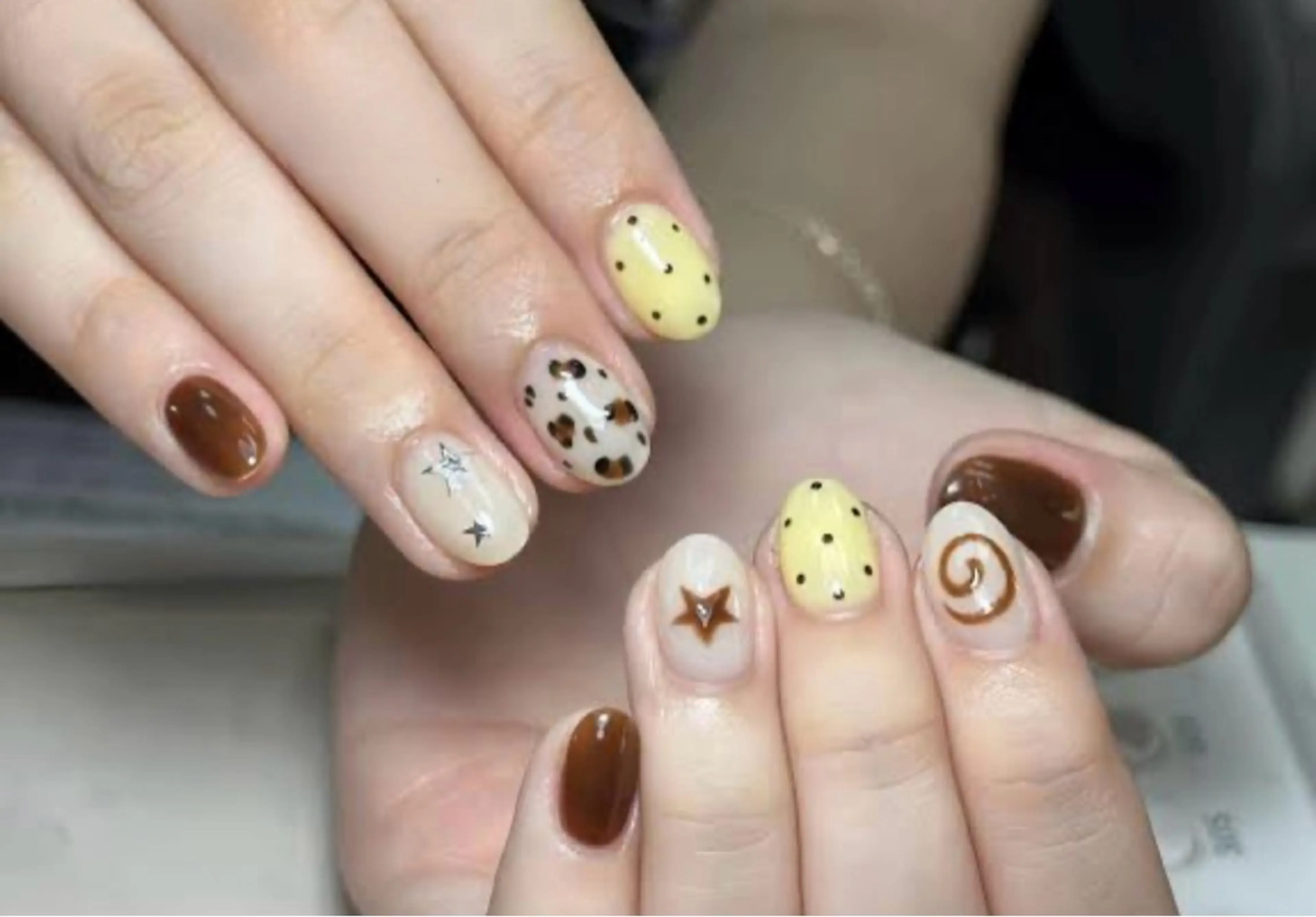 ネイル チークネイル 長さ出し フットネイル ジェルネイル 卒業式 𝓐𝓷𝓻𝓲 XiinhNailのネイルデザイン