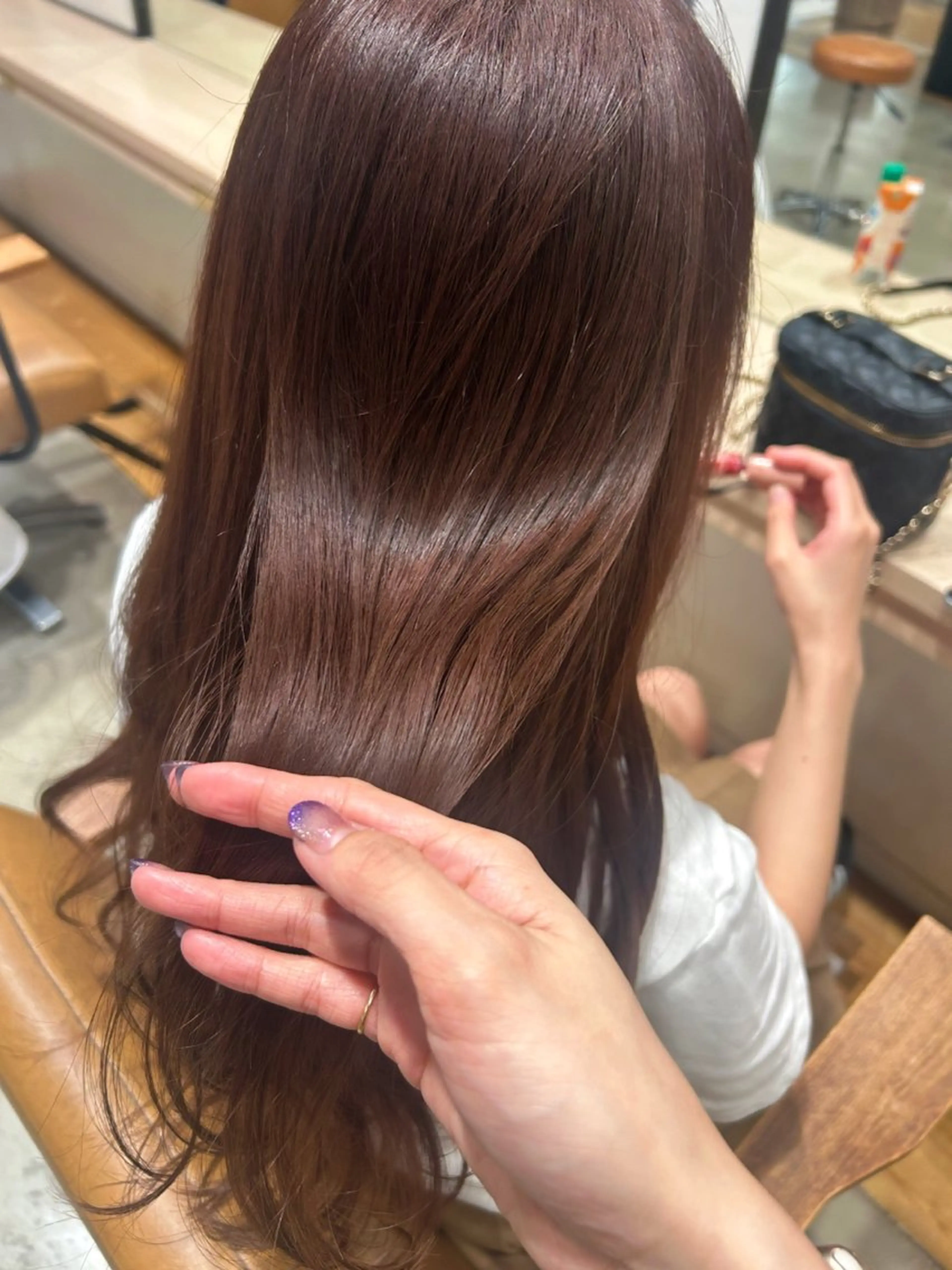 ロング カラー ヘアカラー トリートメント 浅倉栞 /透明感カラーのヘアスタイル