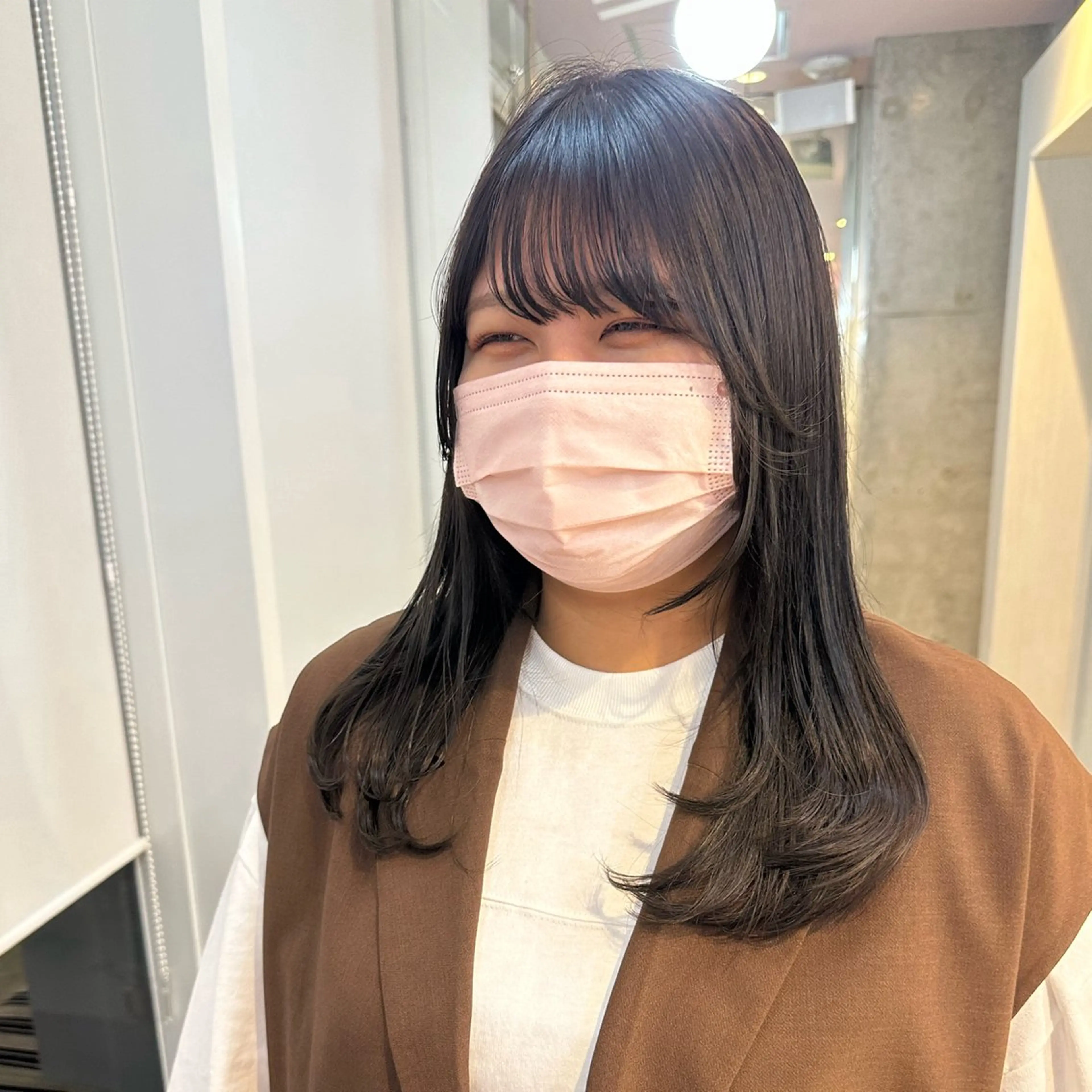 セミロング レイヤーカット さとう あやかのヘアスタイル