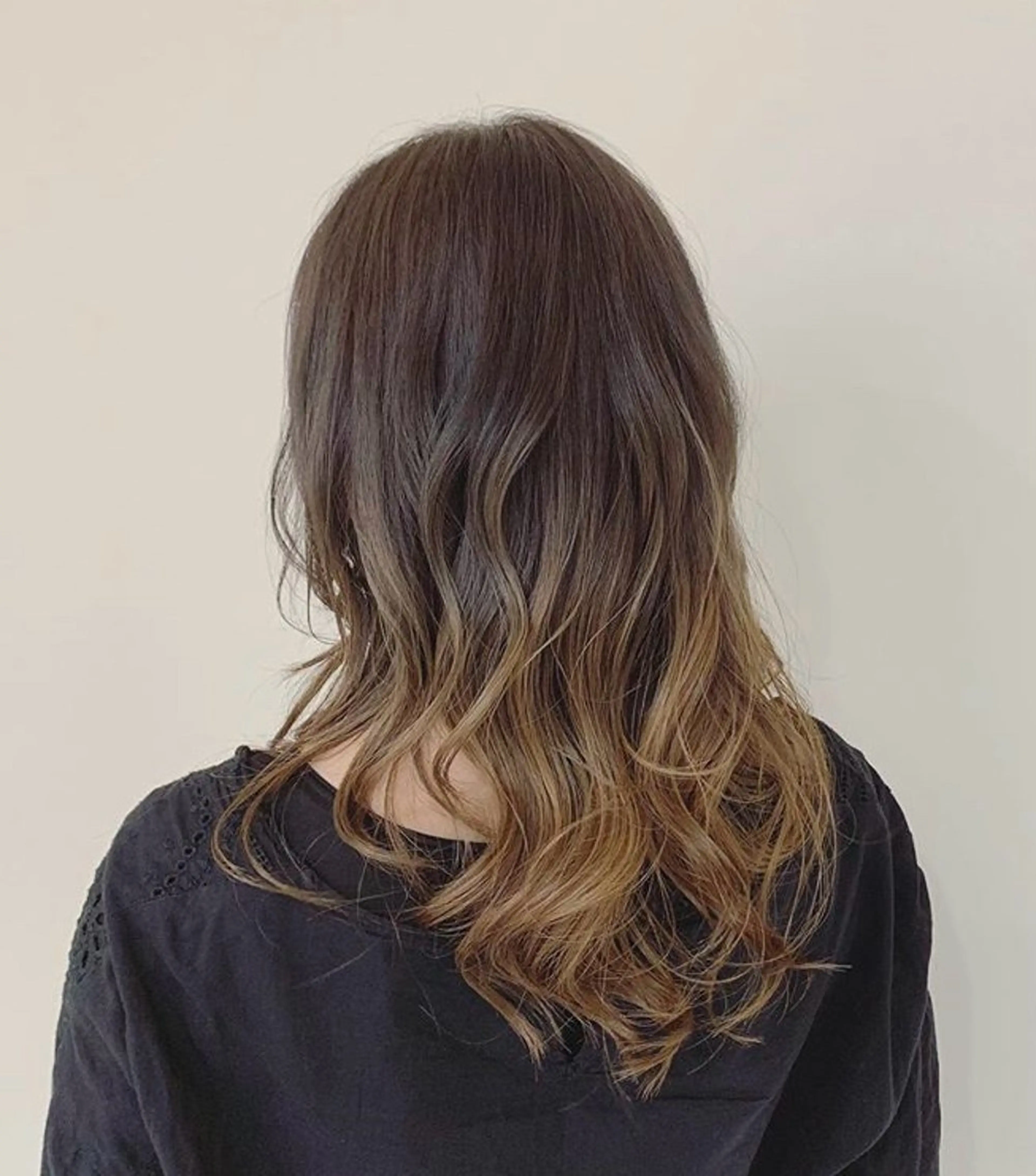 カラー グラデーションカラー 谷口 幸衣のヘアスタイル