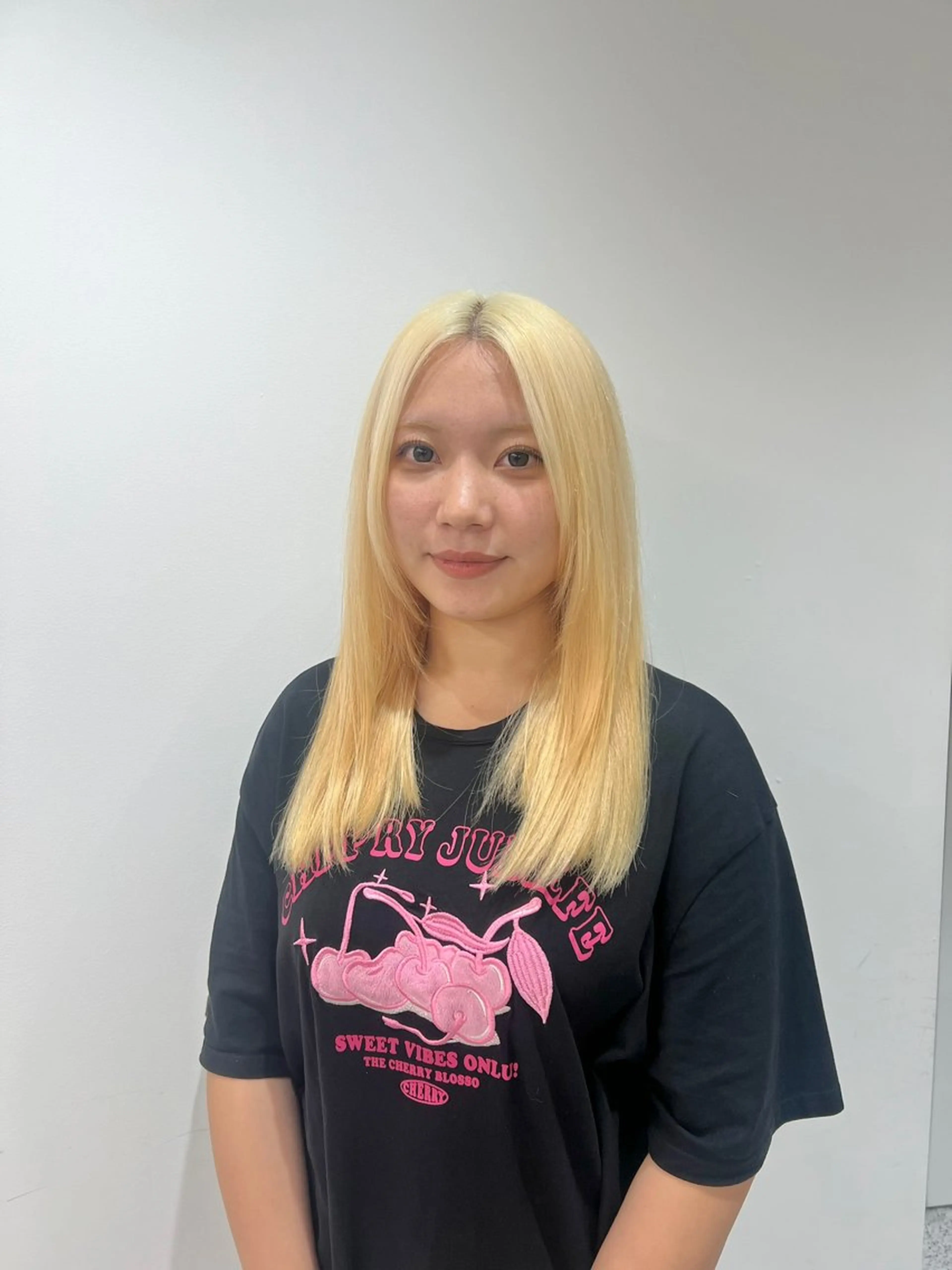 セミロング カラー ブロンド 透明感ハイトーン🐩 原宿/yumekaのヘアスタイル