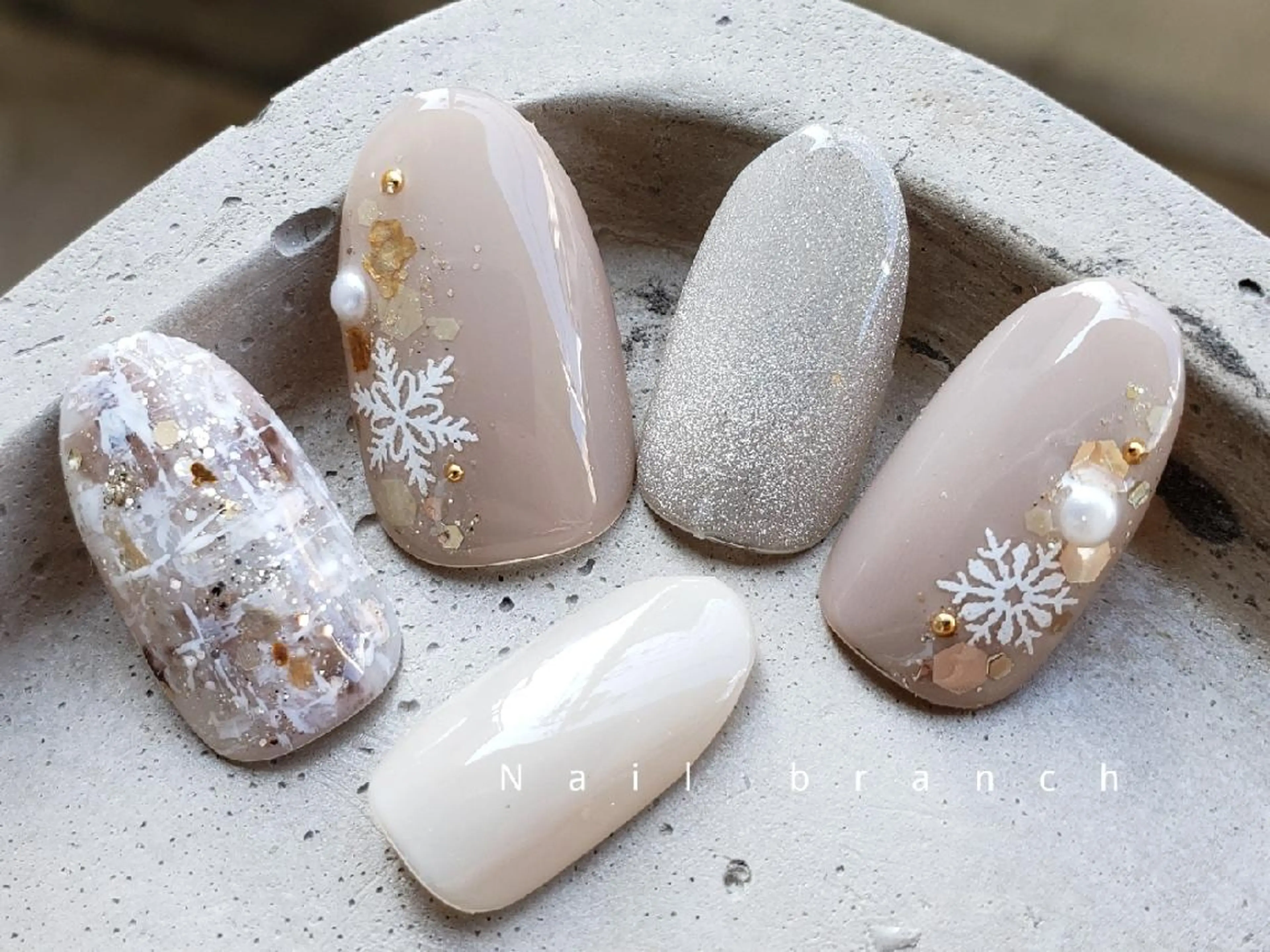 ロング カラー パーマ ヘアアレンジ ネイル マツエク・マツパ アイブロウ Nail branchのネイルデザイン