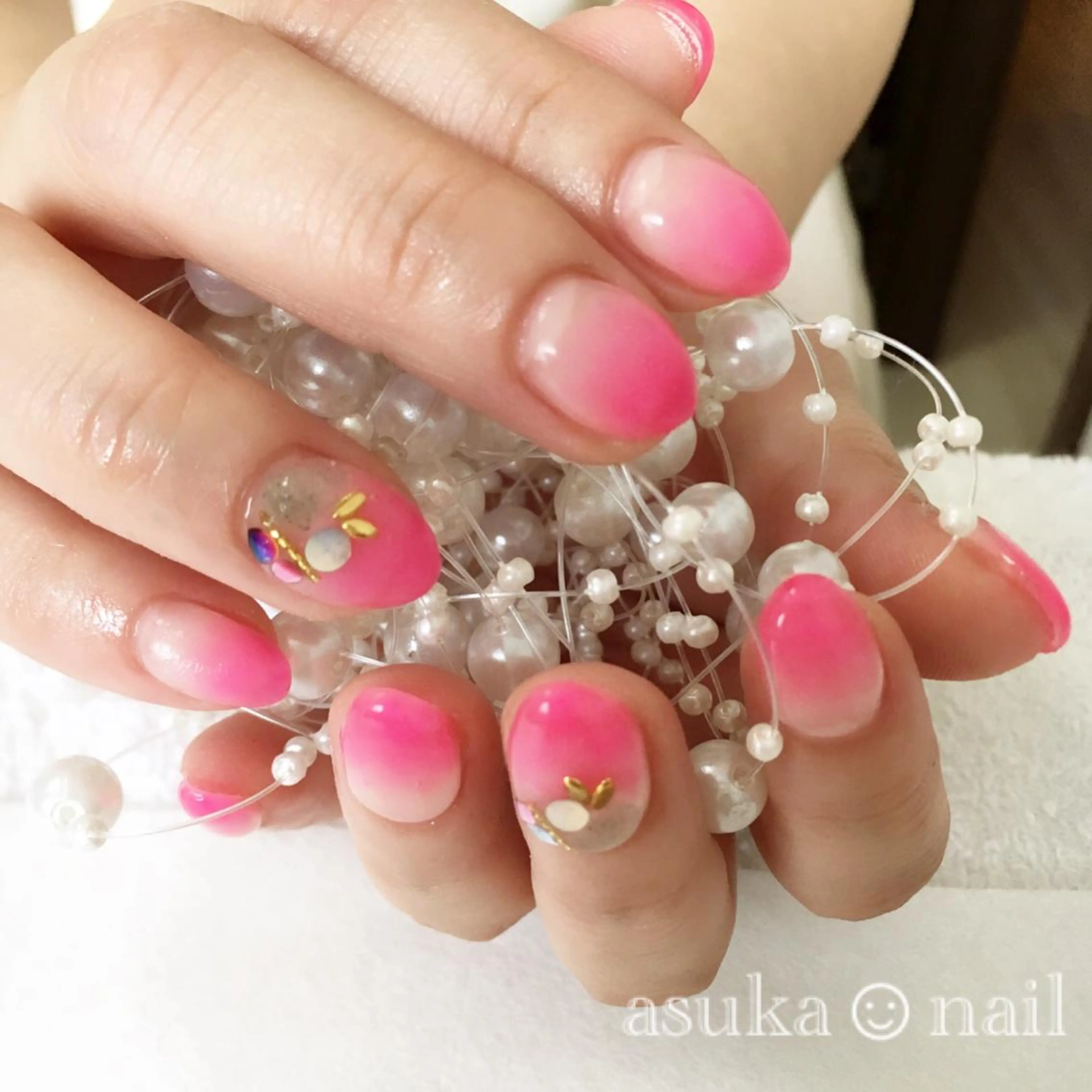 ネイル ストーンネイル La Colzaのネイルデザイン