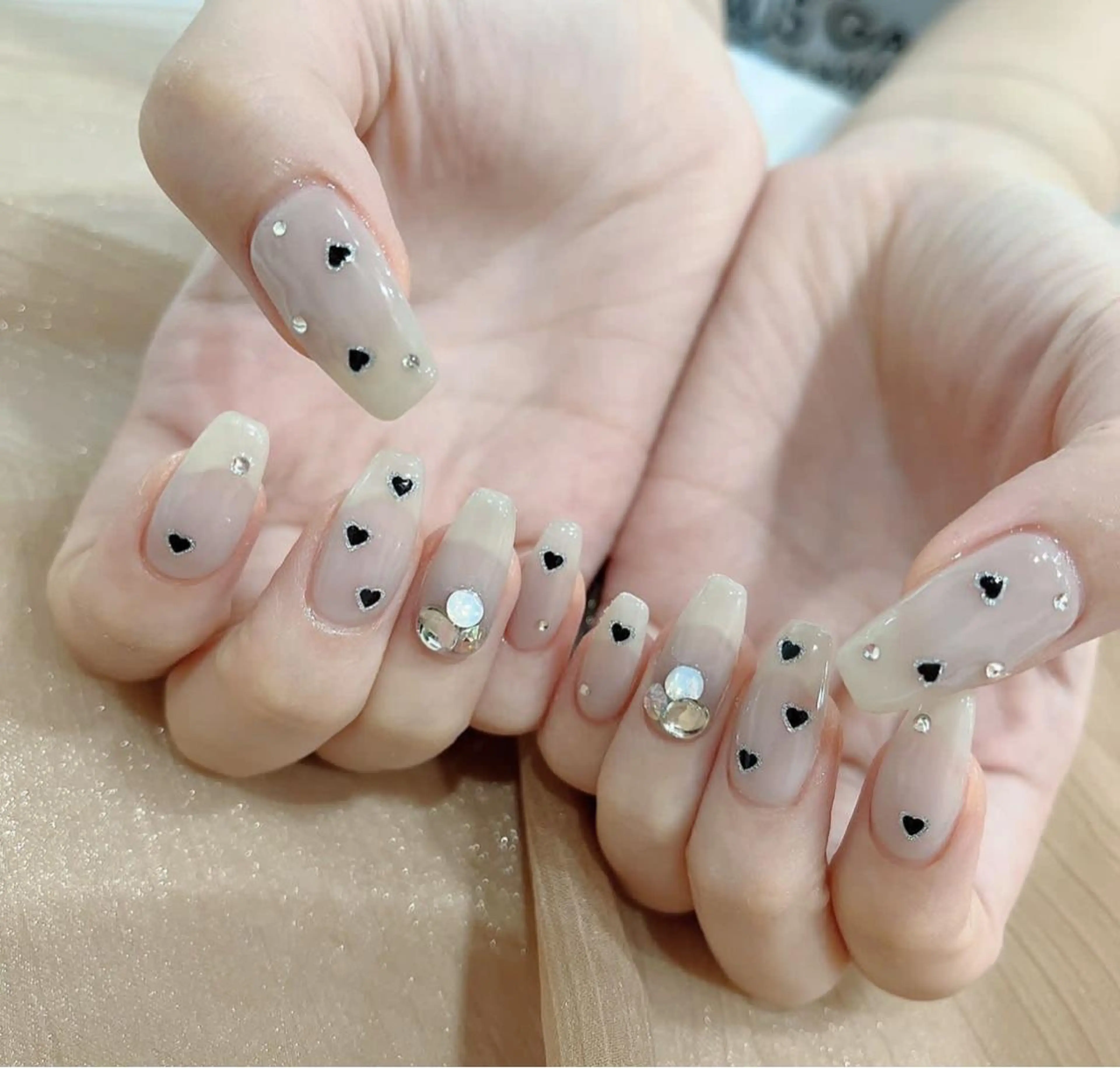 ネイル 🦋 MiKi 🦋 ネイルサロンのネイルデザイン