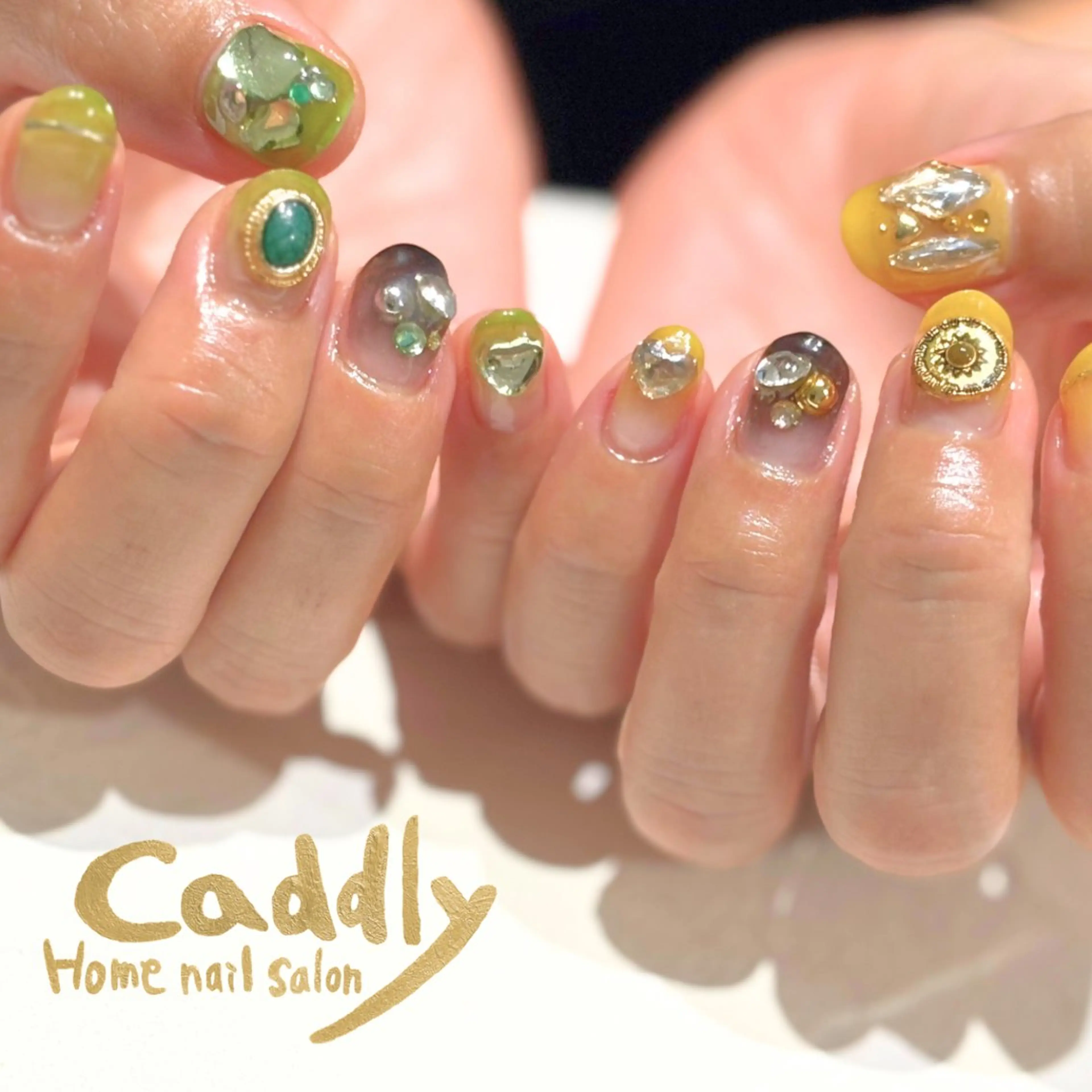 ネイル 持ち込み ハンドネイル caddly naoのネイルデザイン