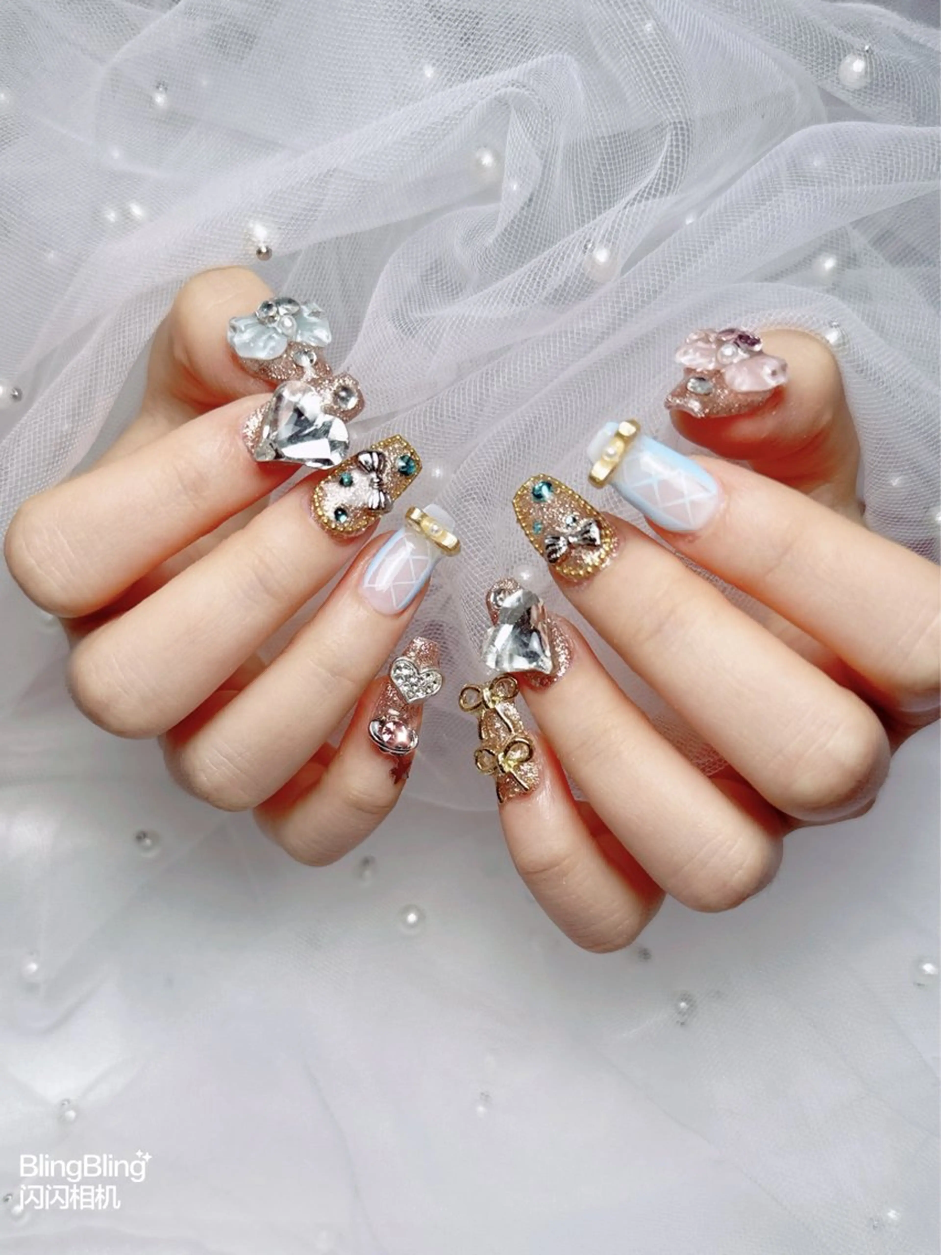 ネイル ハンドネイル チョウ チョウのネイルデザイン