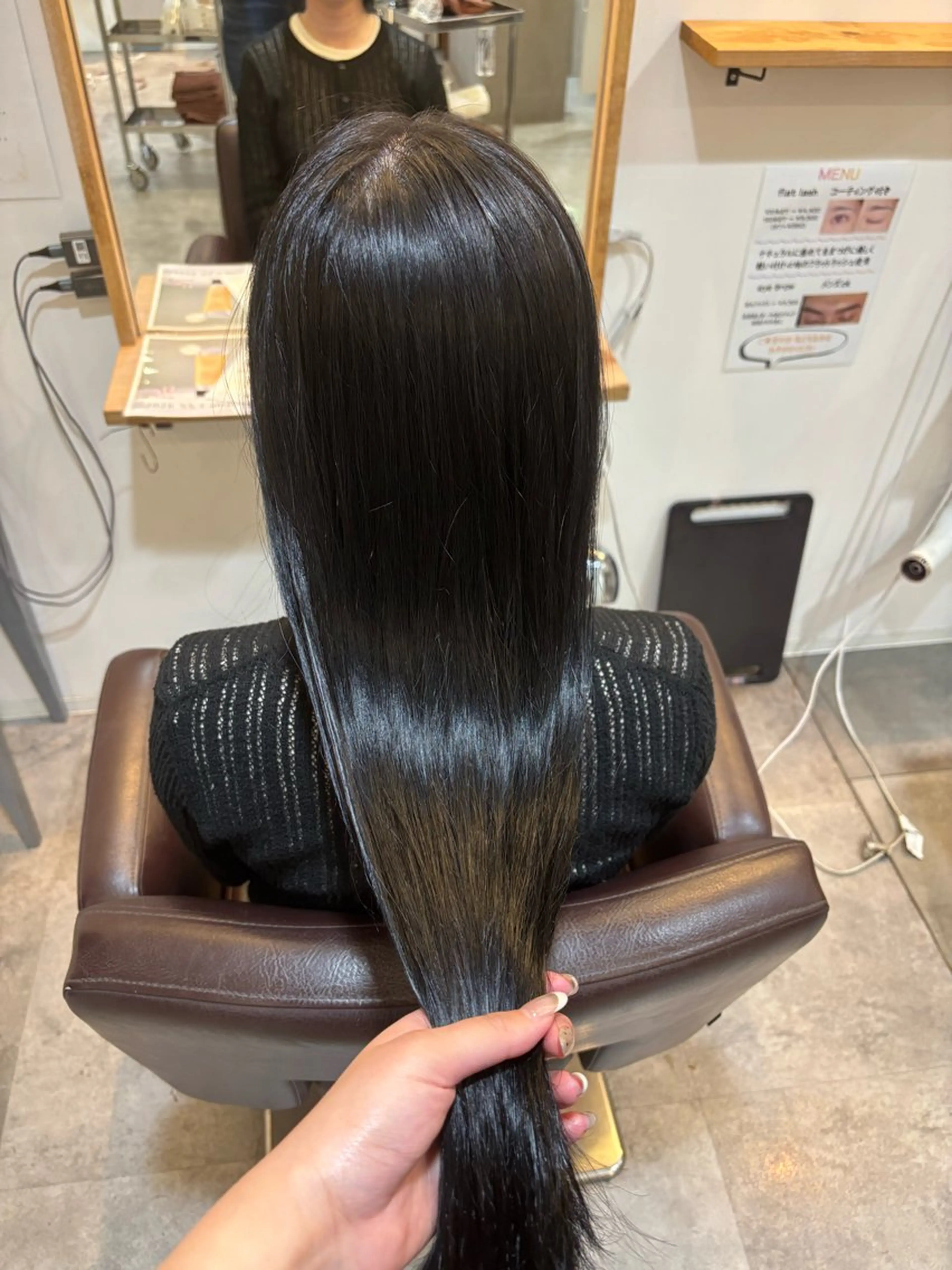 ロング ボブ 顔周りカット 髪質改善 レイヤーカット ロング カット 縮毛矯正 RISE SWELL 江坂momoneのヘアスタイル