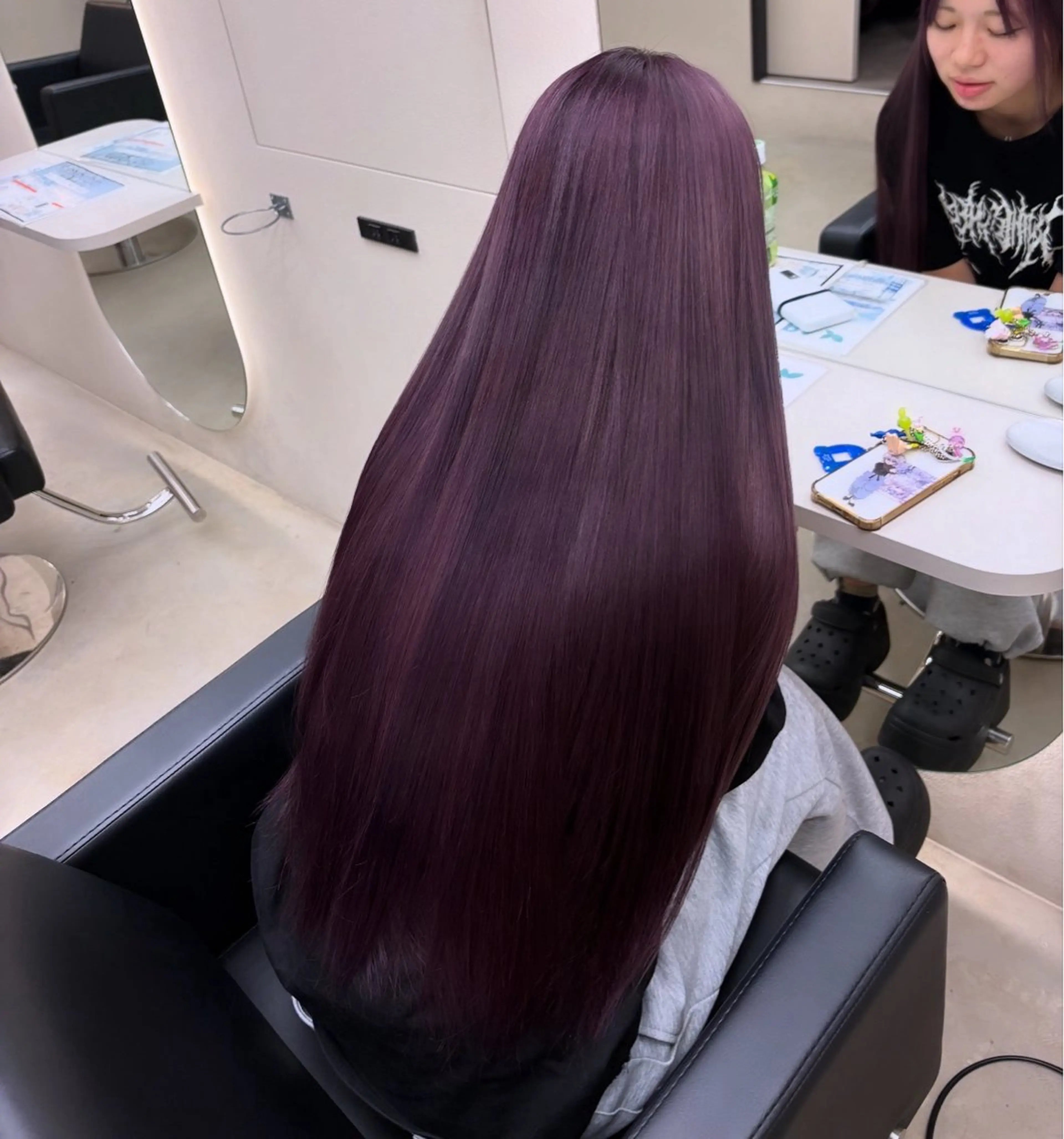 ロング カラー デザインカラー ダブルカラー 髪質改善 縮毛矯正 ヘアカラー 海瑠万／メンズパーマ ／ブリーチ／フェードのヘアスタイル