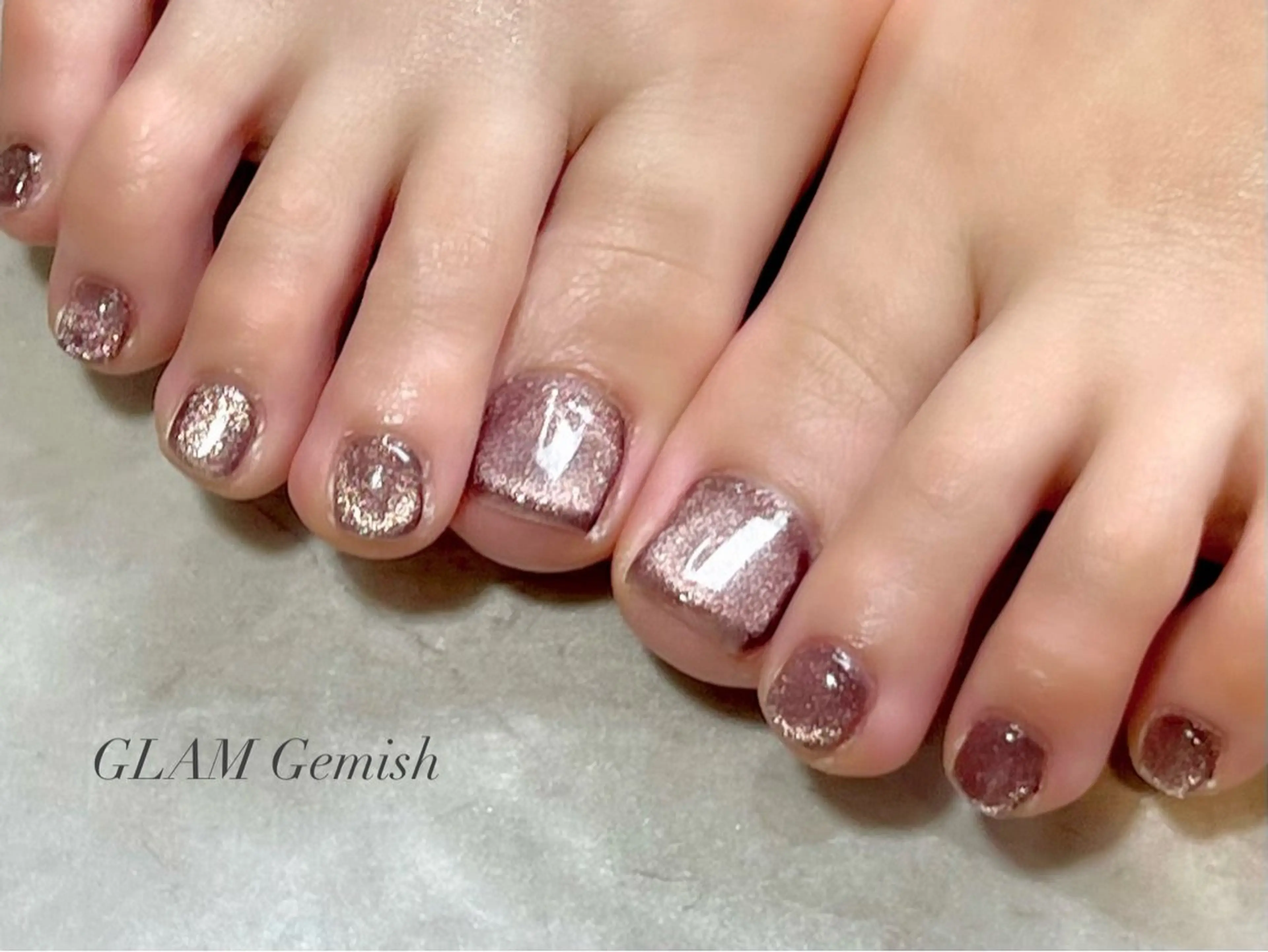 ネイル マグネットネイル フットネイル 藤崎 恵梨香のネイルデザイン