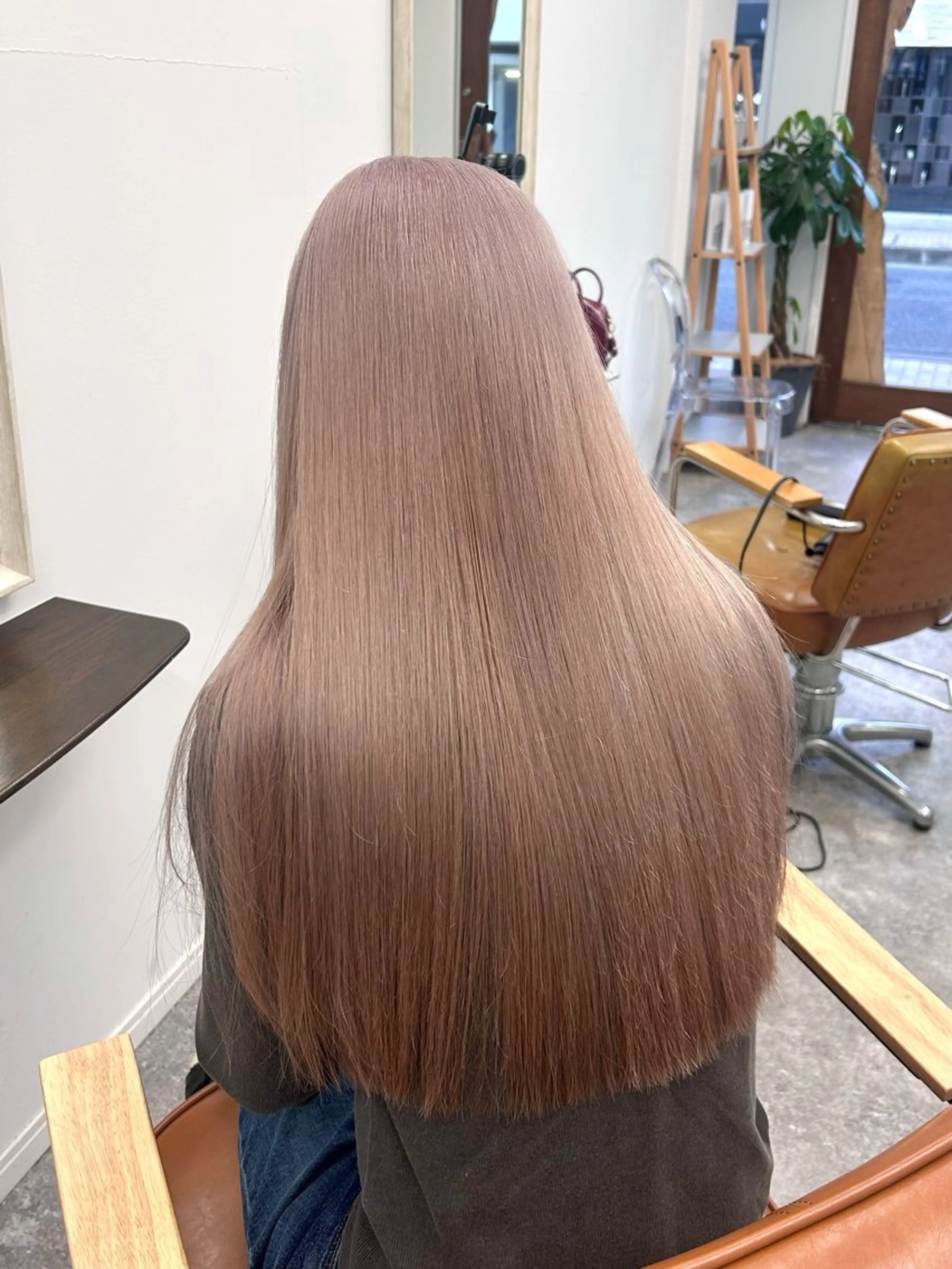 ロング カラー ブリーチ ヘアカラー 金澤 希空のヘアスタイル