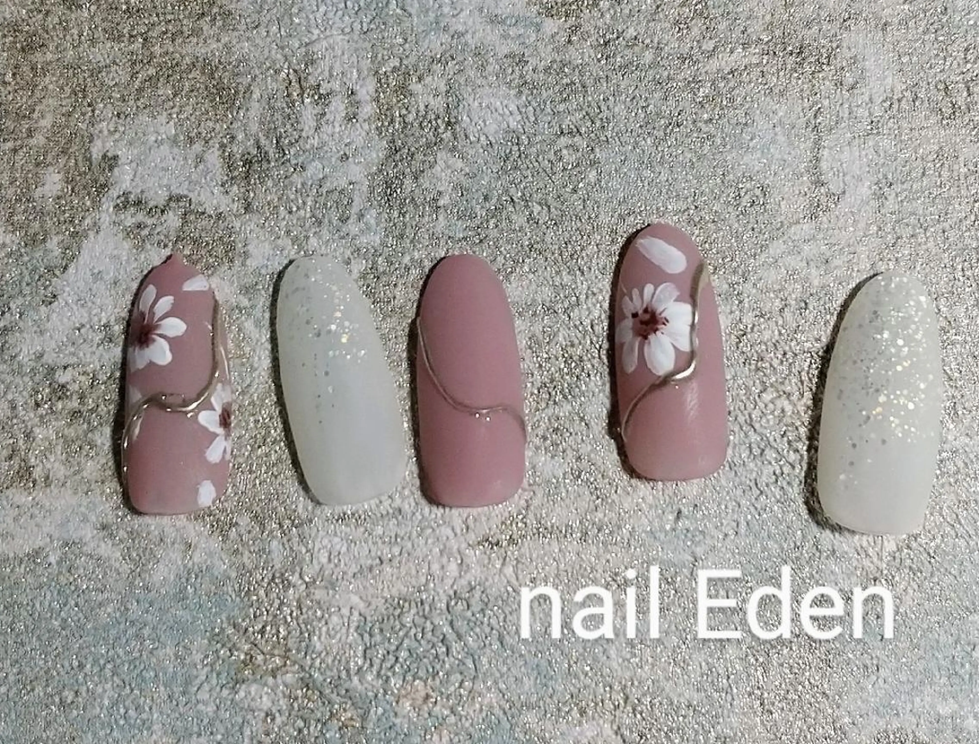 ネイル バレンタイン Eden ♾️のネイルデザイン