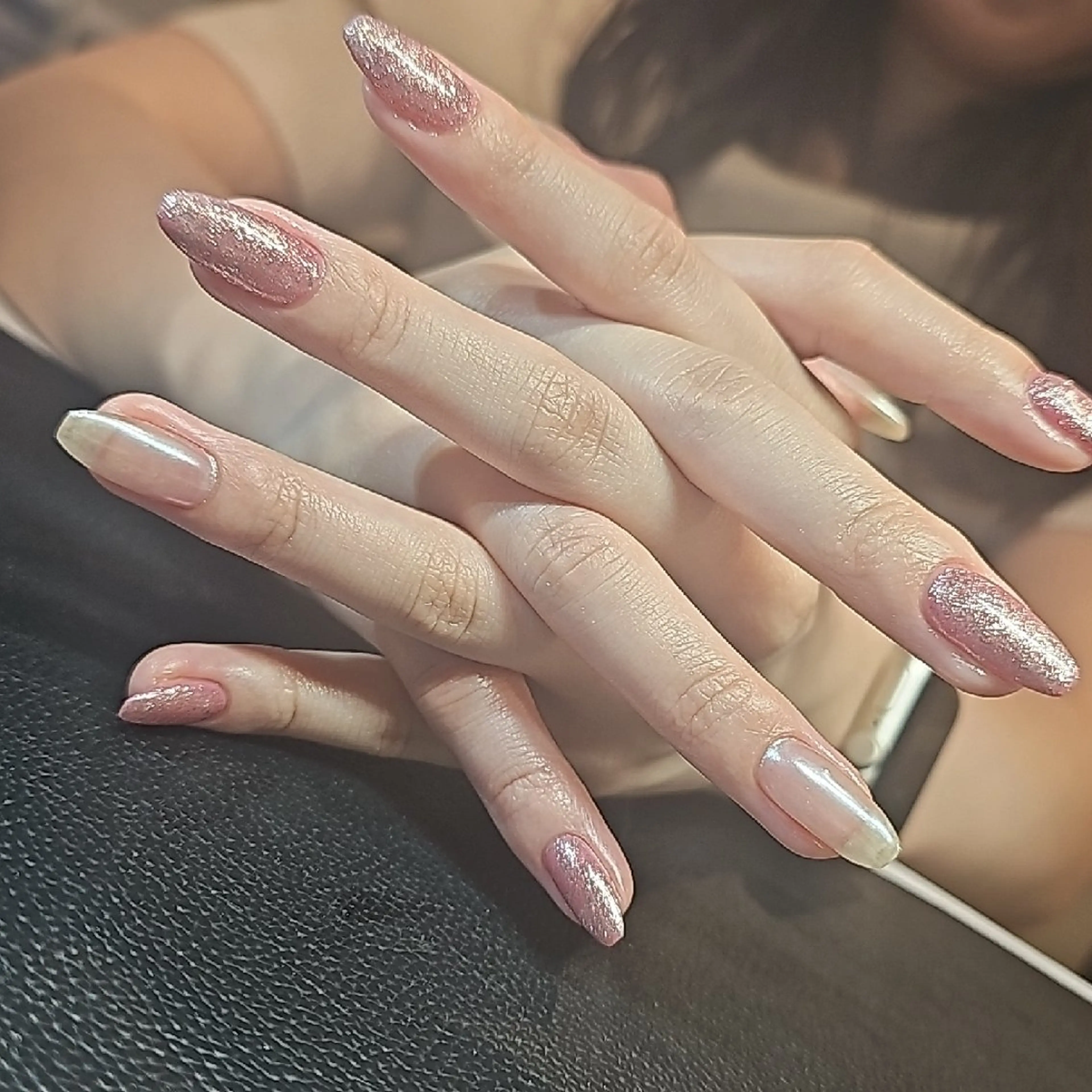 ネイル オーロラネイル ミラーネイル ホワイト salon de  Princessのネイルデザイン