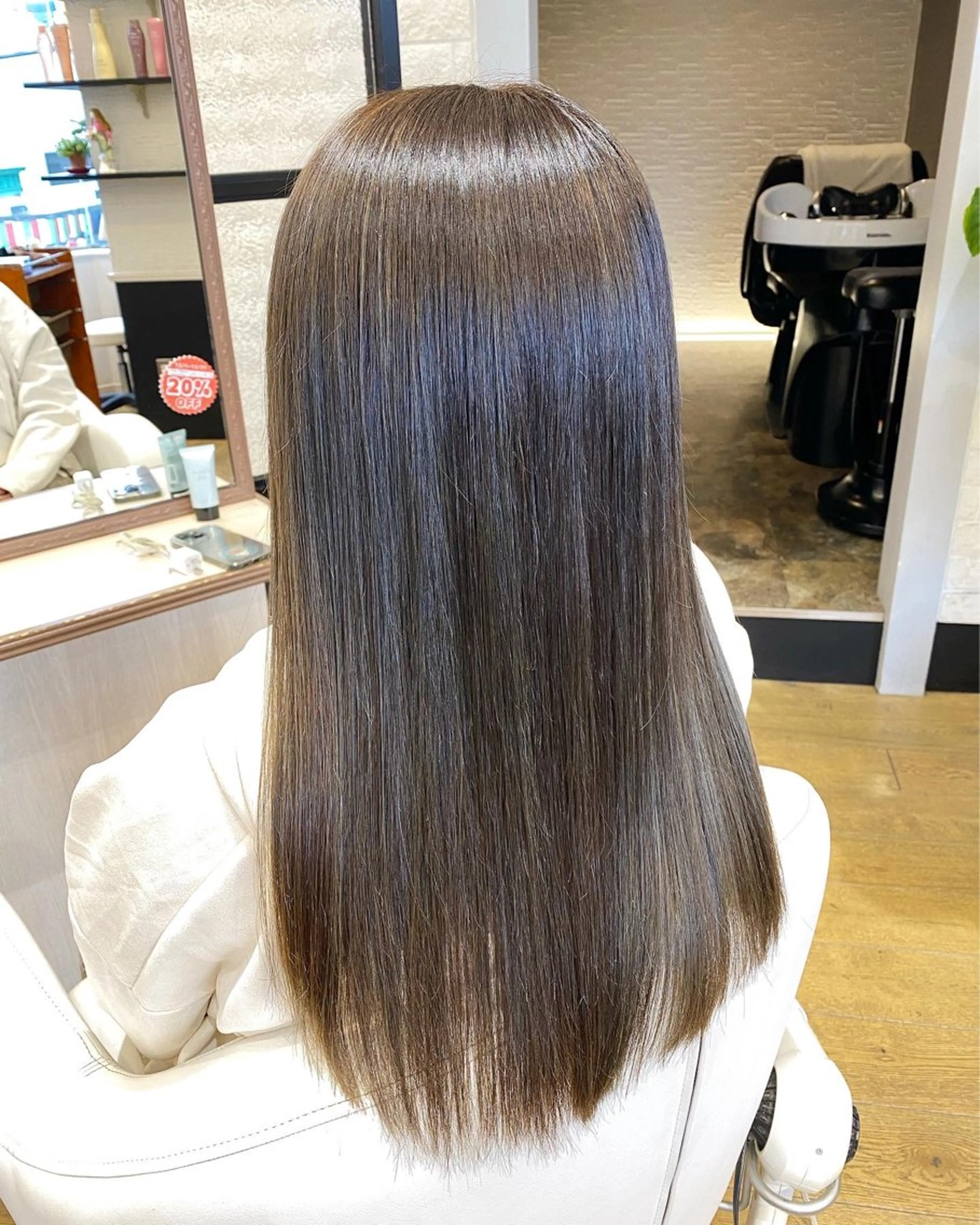 セミロング カット ヘアカラー トリートメント 艶感🫧透明感カラー YUKARIのヘアスタイル