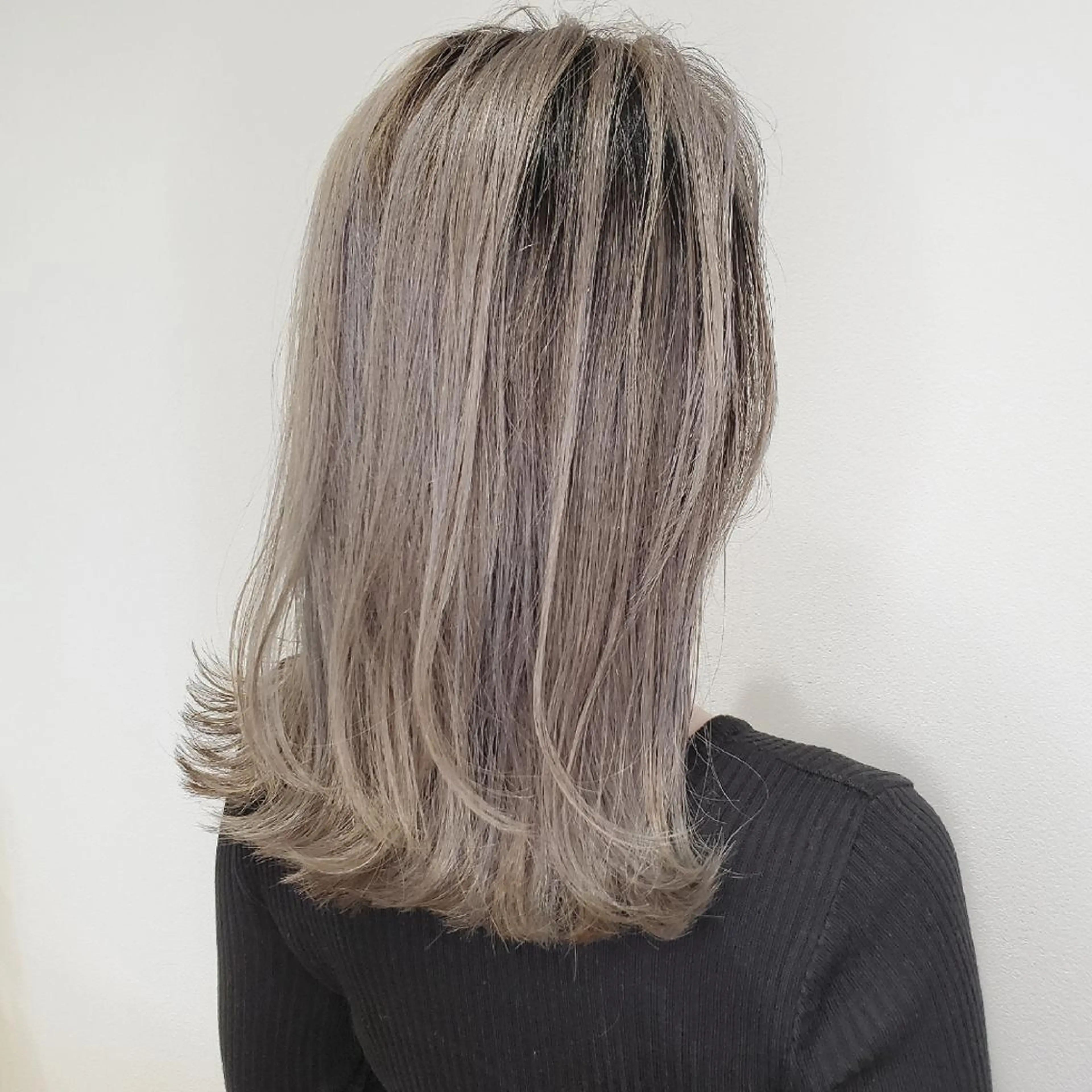 セミロング カラー バレイヤージュ レイヤーカット レイヤーカット/ ウルフカット/大橋 のヘアスタイル