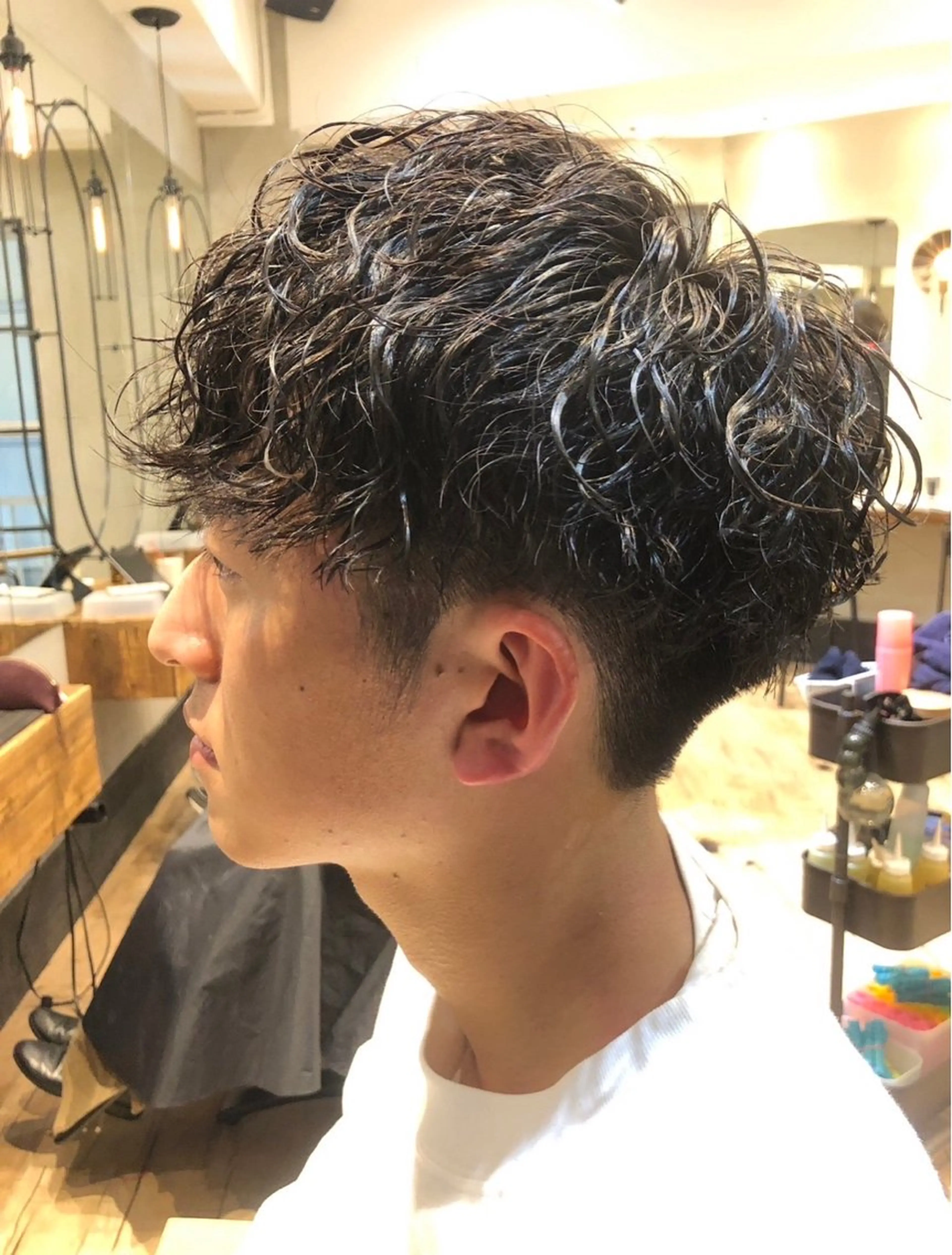 ショート ⚡メンズパーマフ ェードカットTomyのヘアスタイル