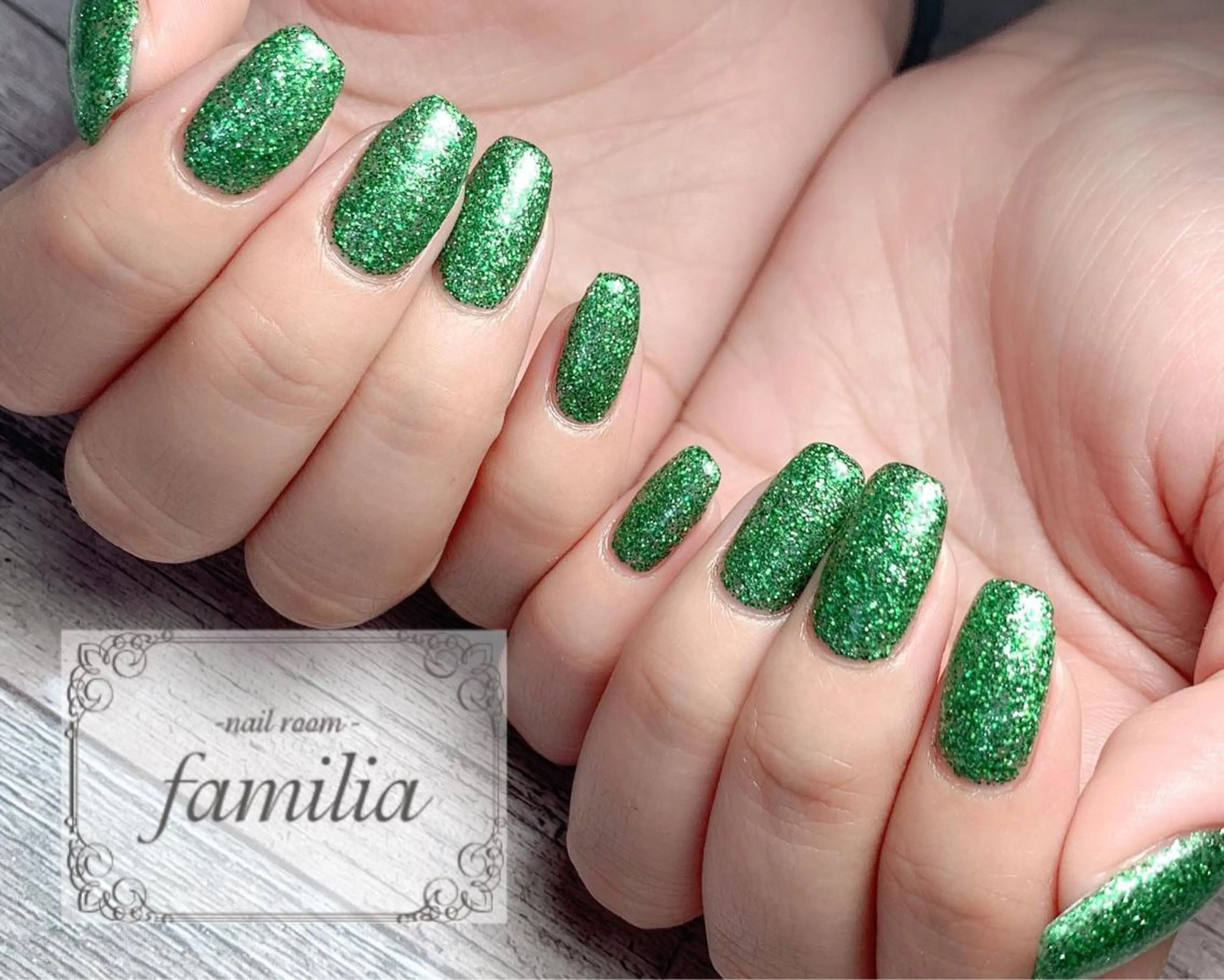 ネイル ハンドネイル -nailroom- familiaのネイルデザイン