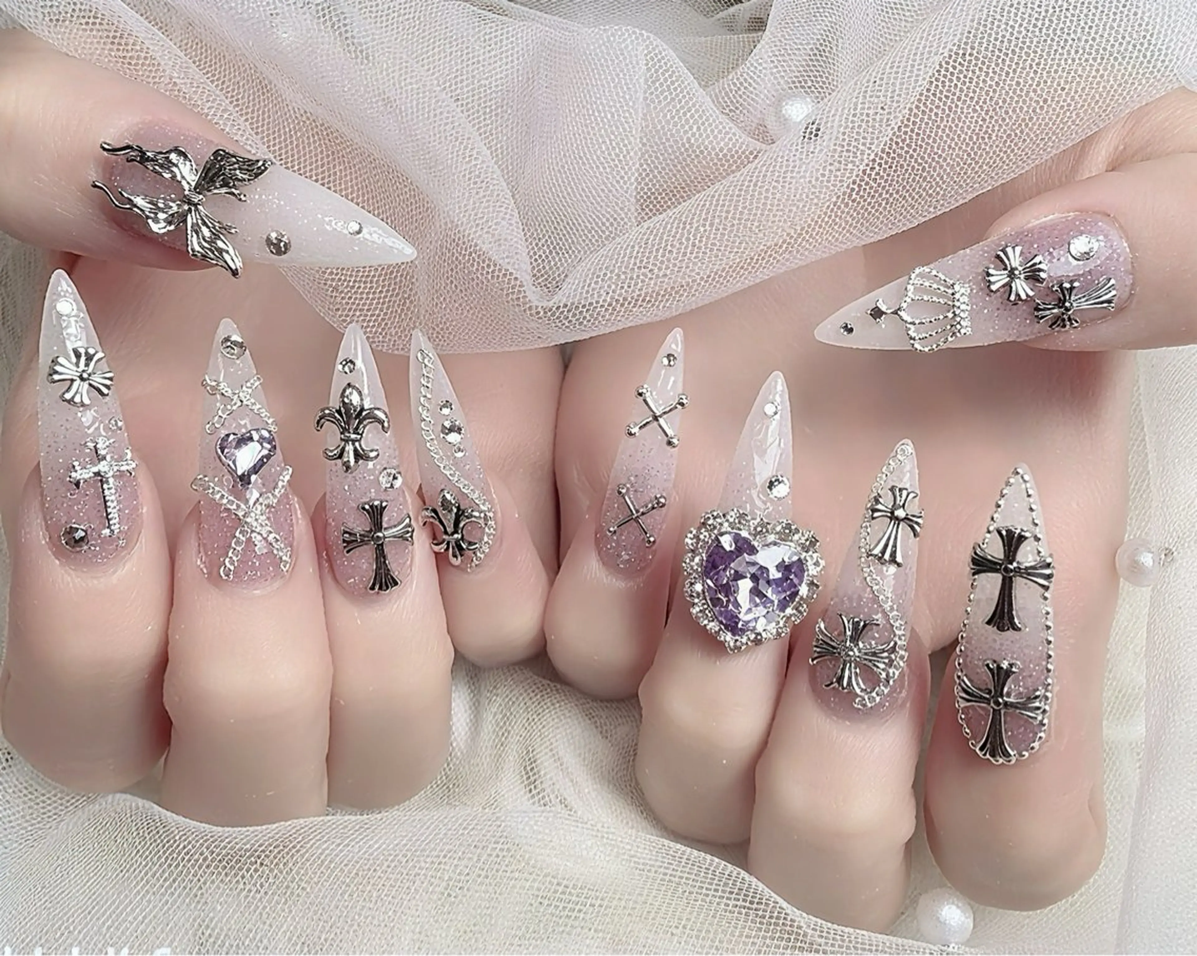 ネイル フラッシュネイル グラデーション キラキラネイル ハンドネイル ハンドケア Gote Kawa nail salonのネイルデザイン
