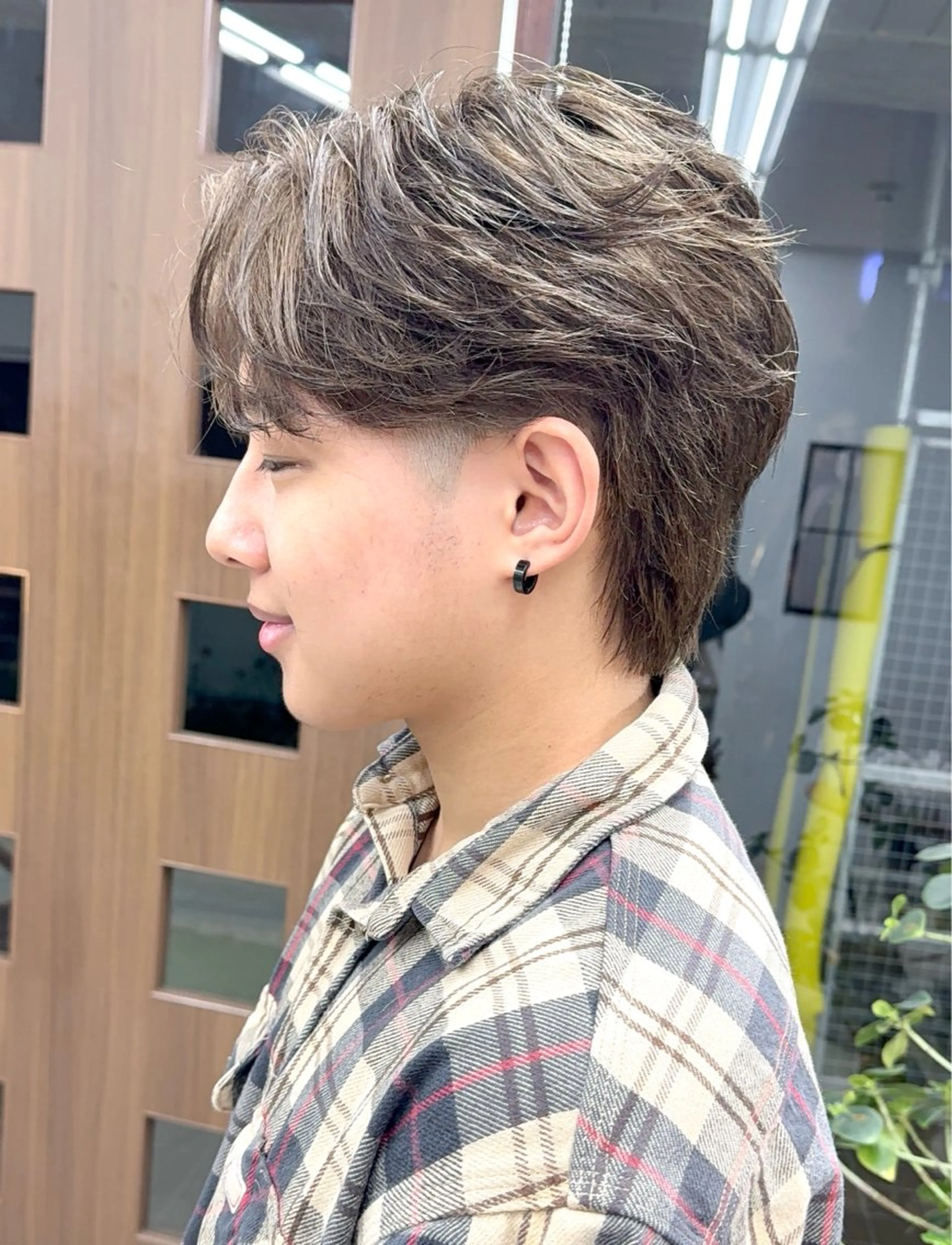 ショート カラー メンズ メンズブリーチ ブリーチ ブラウンカラー 透明感カラー ミルクティーブラウン ヘアカラー メンズパーマの達人 / タカシマダイスケのヘアスタイル