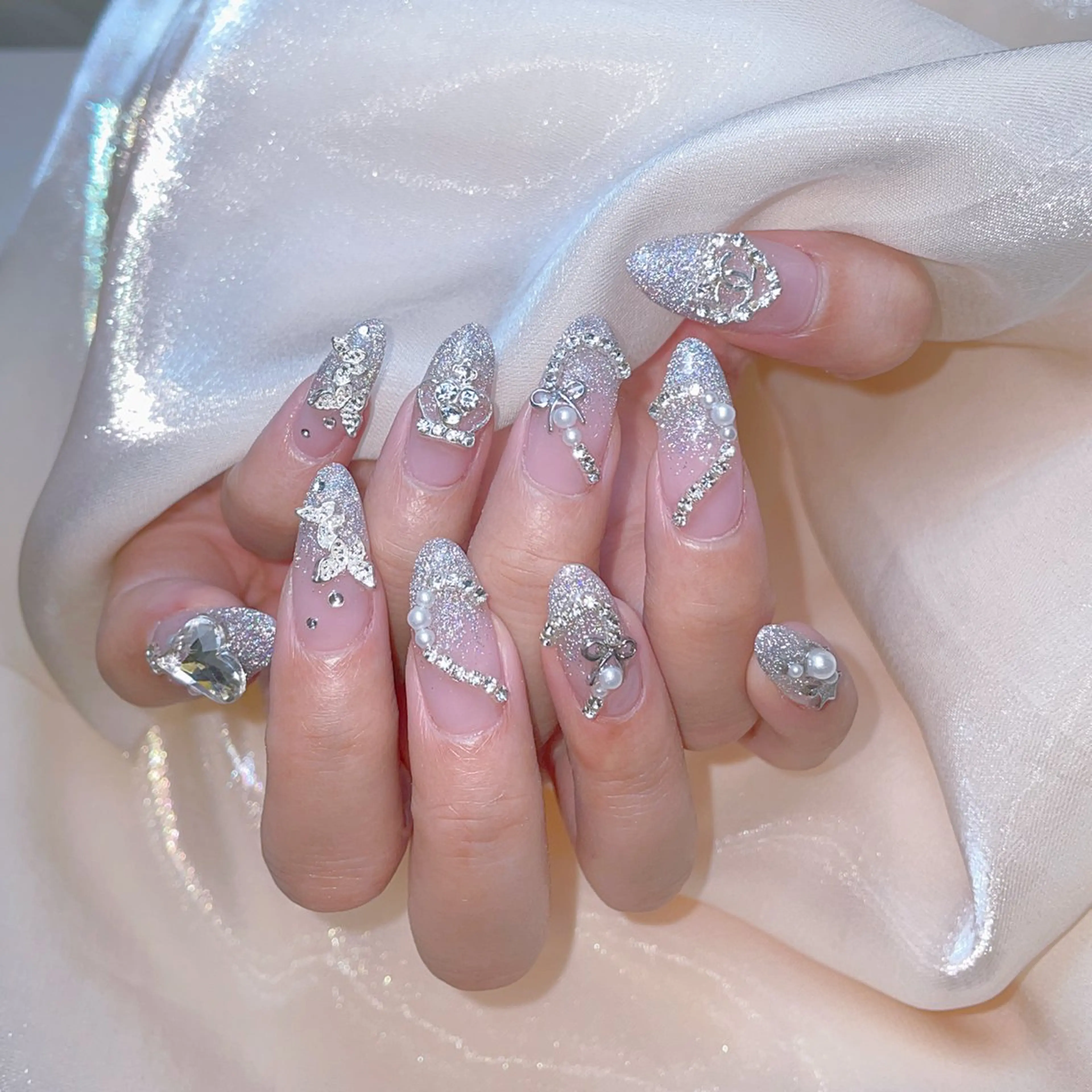 ネイル ハンドネイル 💅ネイル✨ プリンセスのネイルデザイン