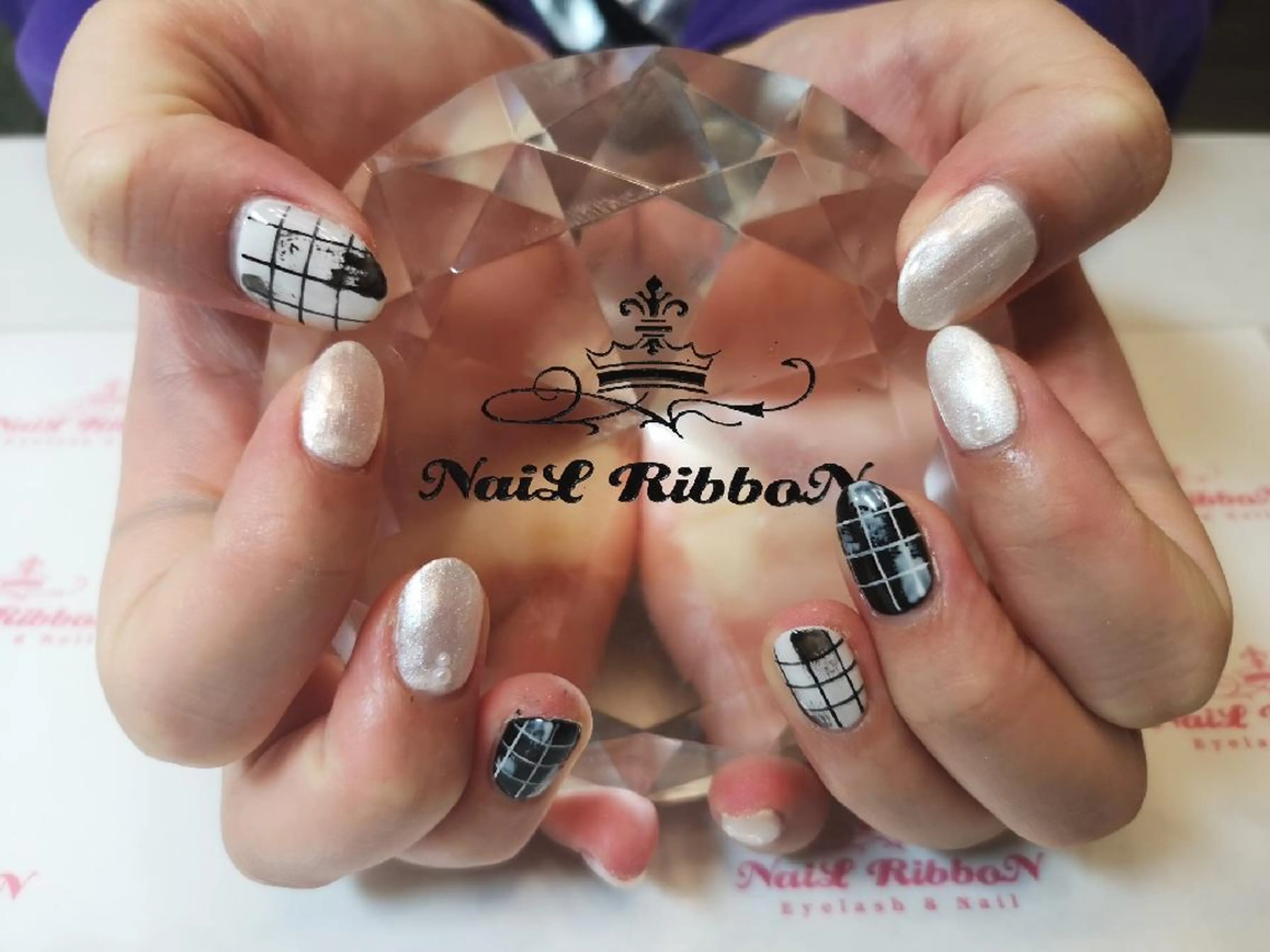 ネイル ネイルリボン 受付スタッフのネイルデザイン