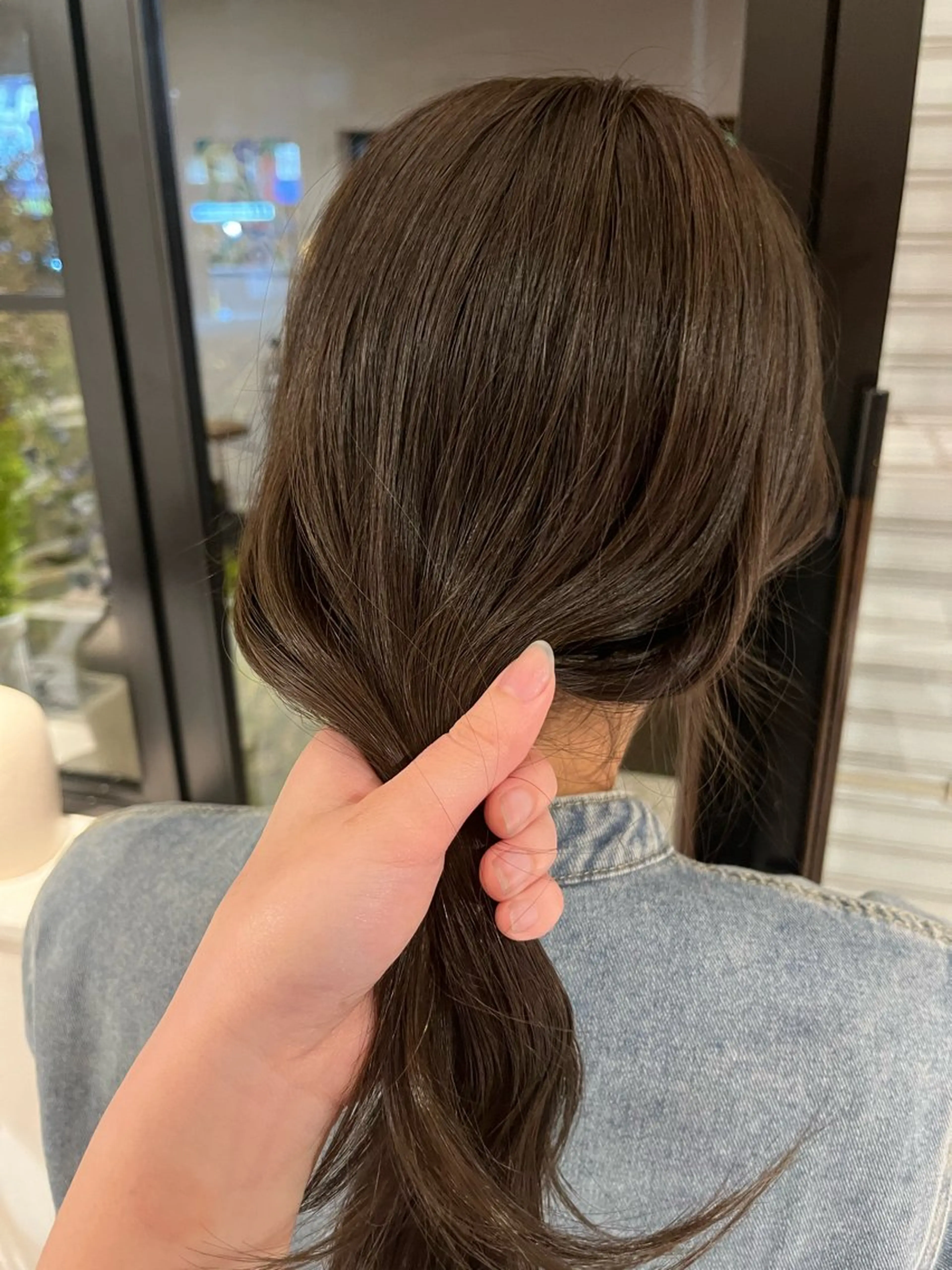 ロング カラー 透明感カラー グレージュ Fleur 西 優希のヘアスタイル