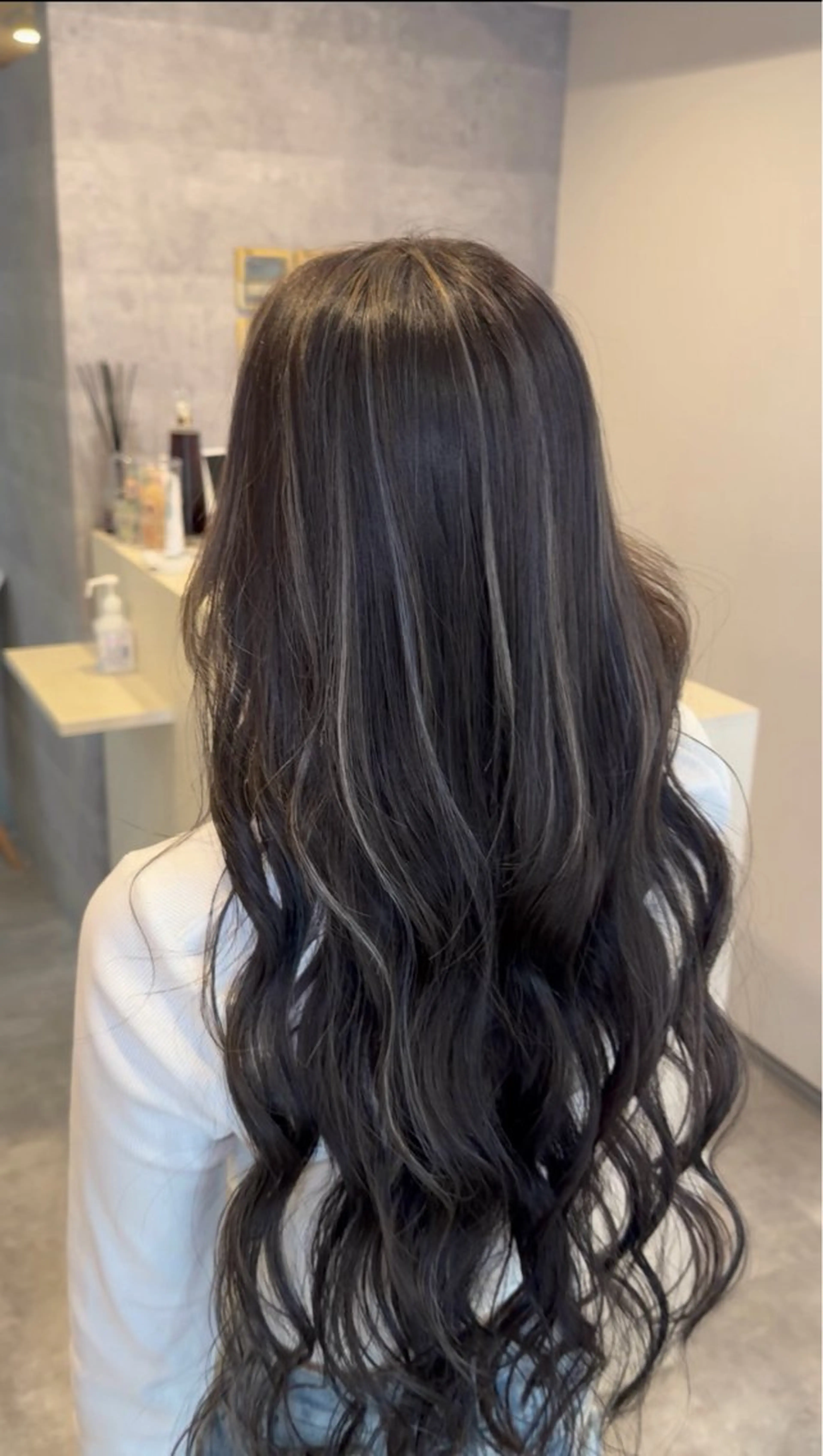 ロング カラー ハイライトカラー ハイライト ヘアカラー トリートメント 💎夏葵 ハイライト /デザイン指名No1のヘアスタイル
