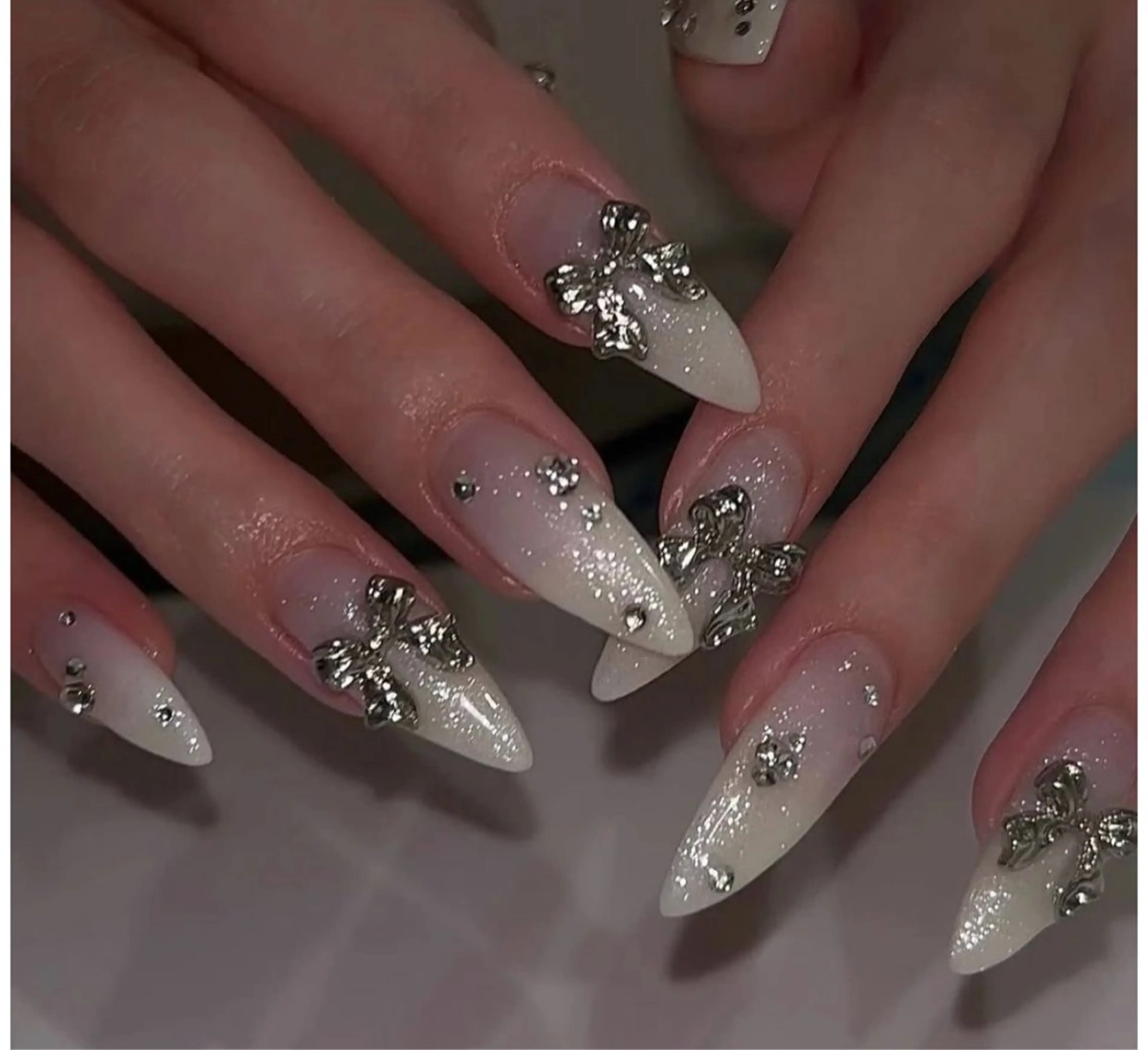 ネイル オーロラネイル ブルー チークネイル フットネイル フレンチネイル ハンドネイル REI レイのネイルデザイン