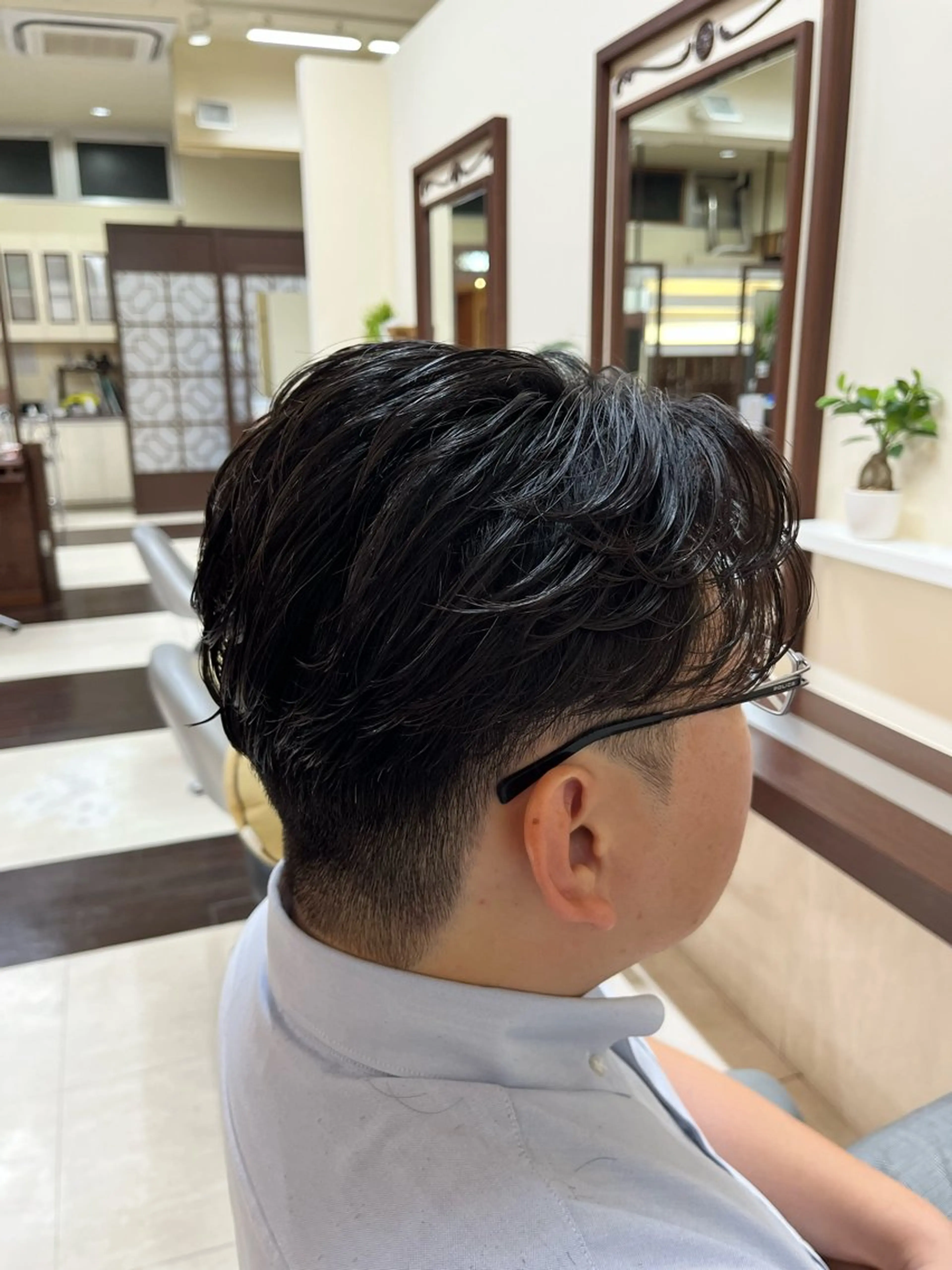 ショート パーマ メンズ センターパート メンズパーマ ニュアンスパーマ 🧊メンズ特化🧊 高木航希のヘアスタイル