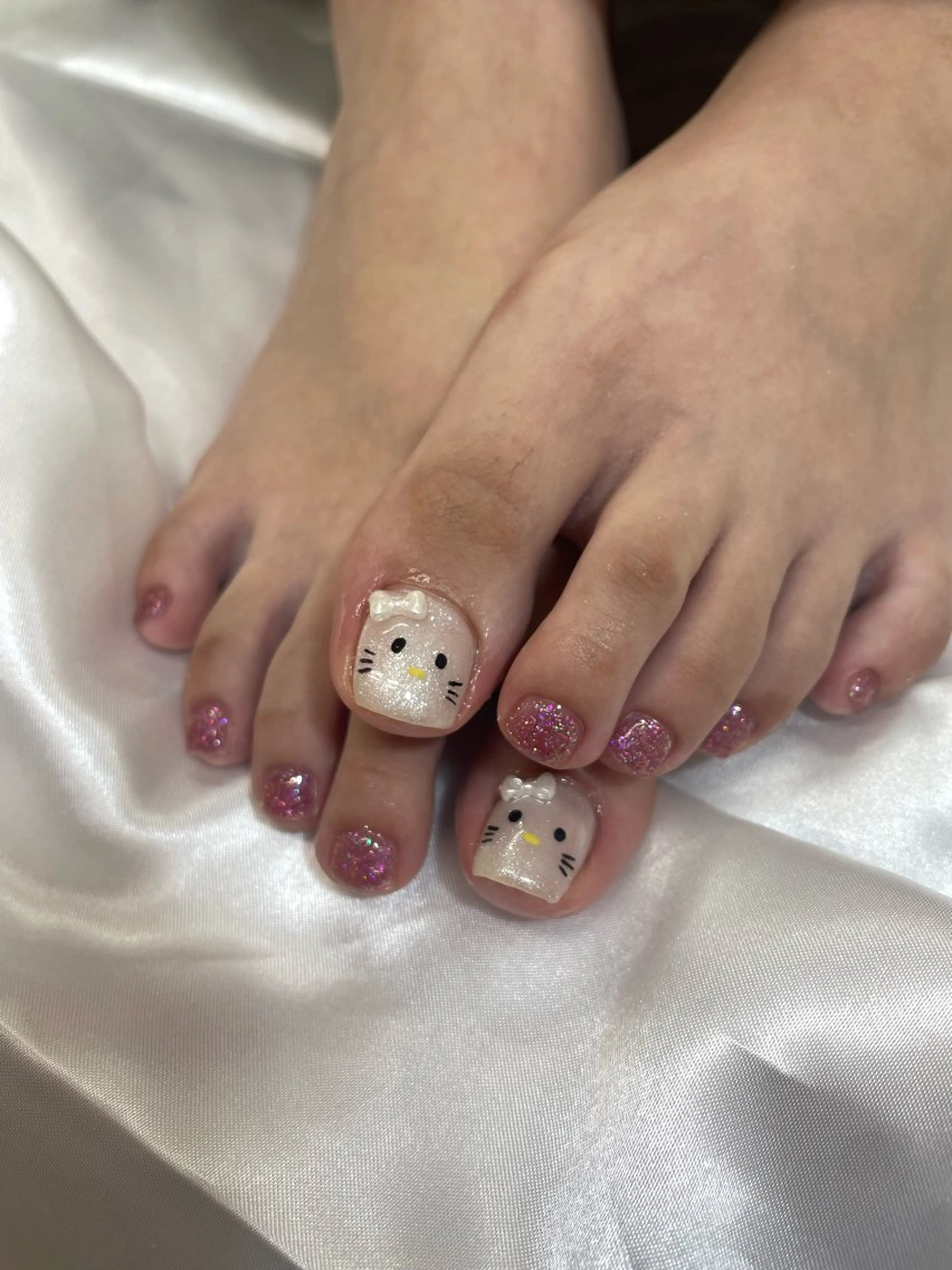 ネイル フットネイル koyu 🩶のネイルデザイン