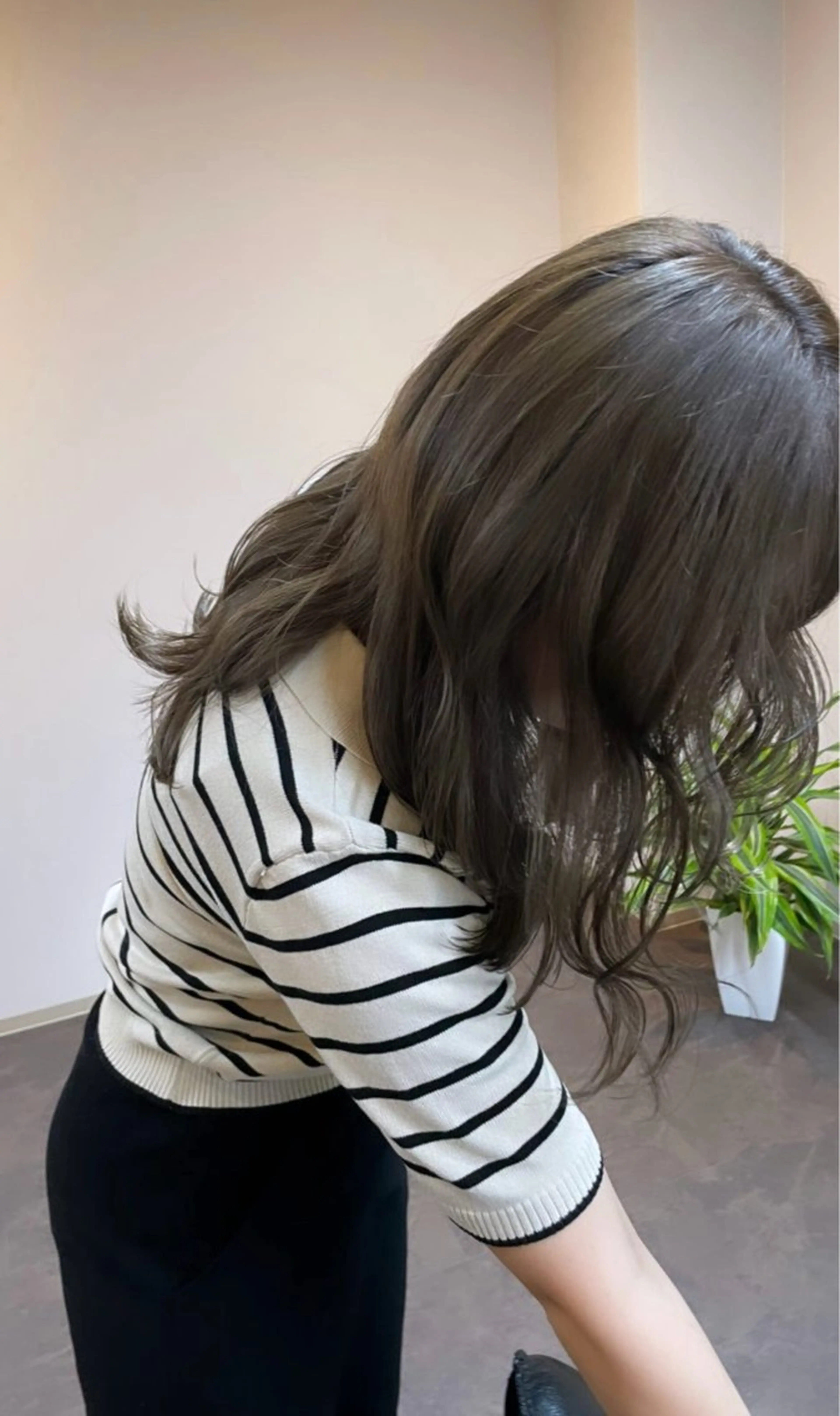 セミロング ヘアカラー トリートメント nene .のヘアスタイル