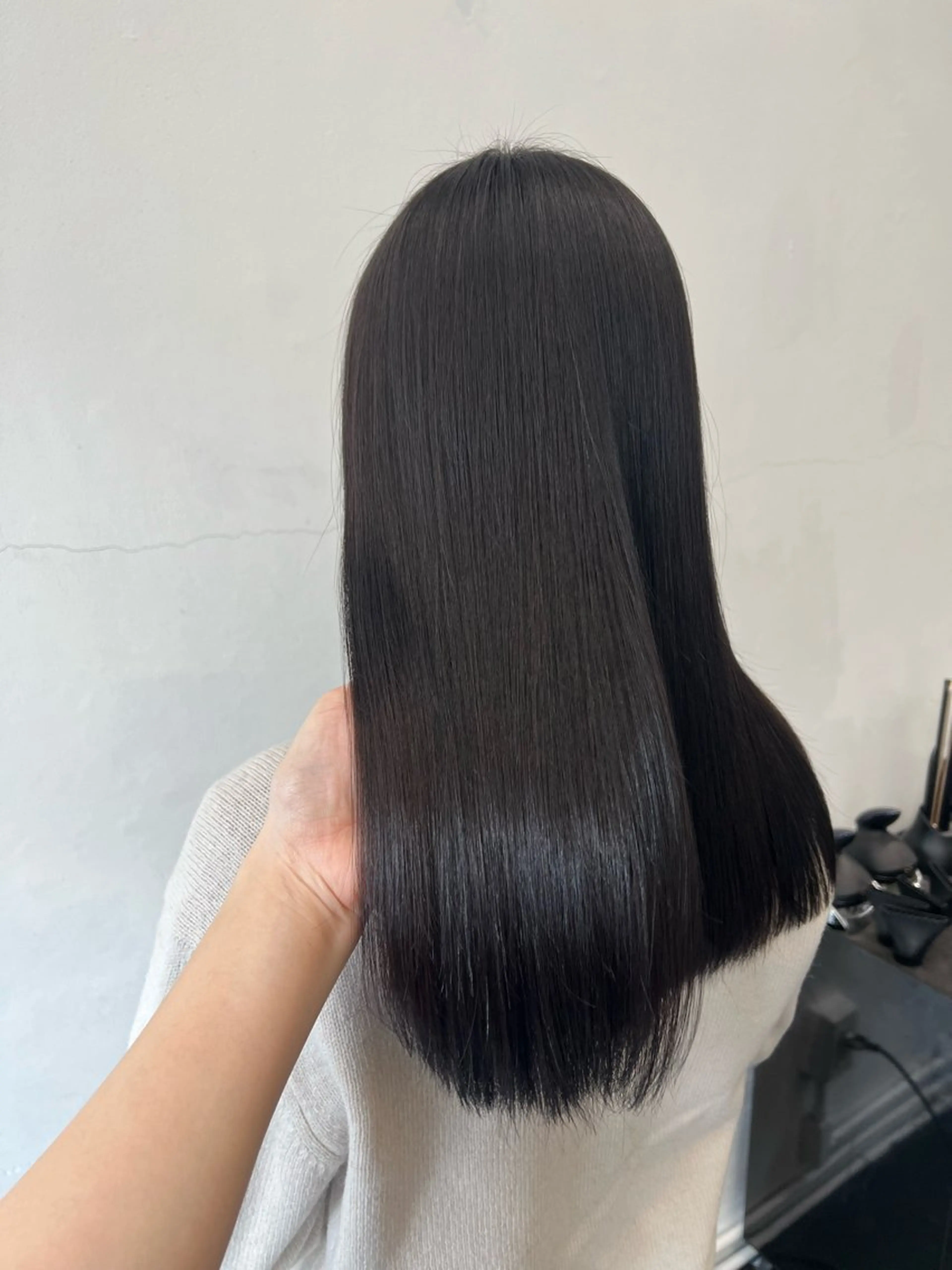 セミロング カラー 黒髪 ブルーカラー ブルーブラック 顔まわりレイヤー 姫カット カット ヘアカラー トリートメント HARU//原宿🤍 リピート率NO.1のヘアスタイル