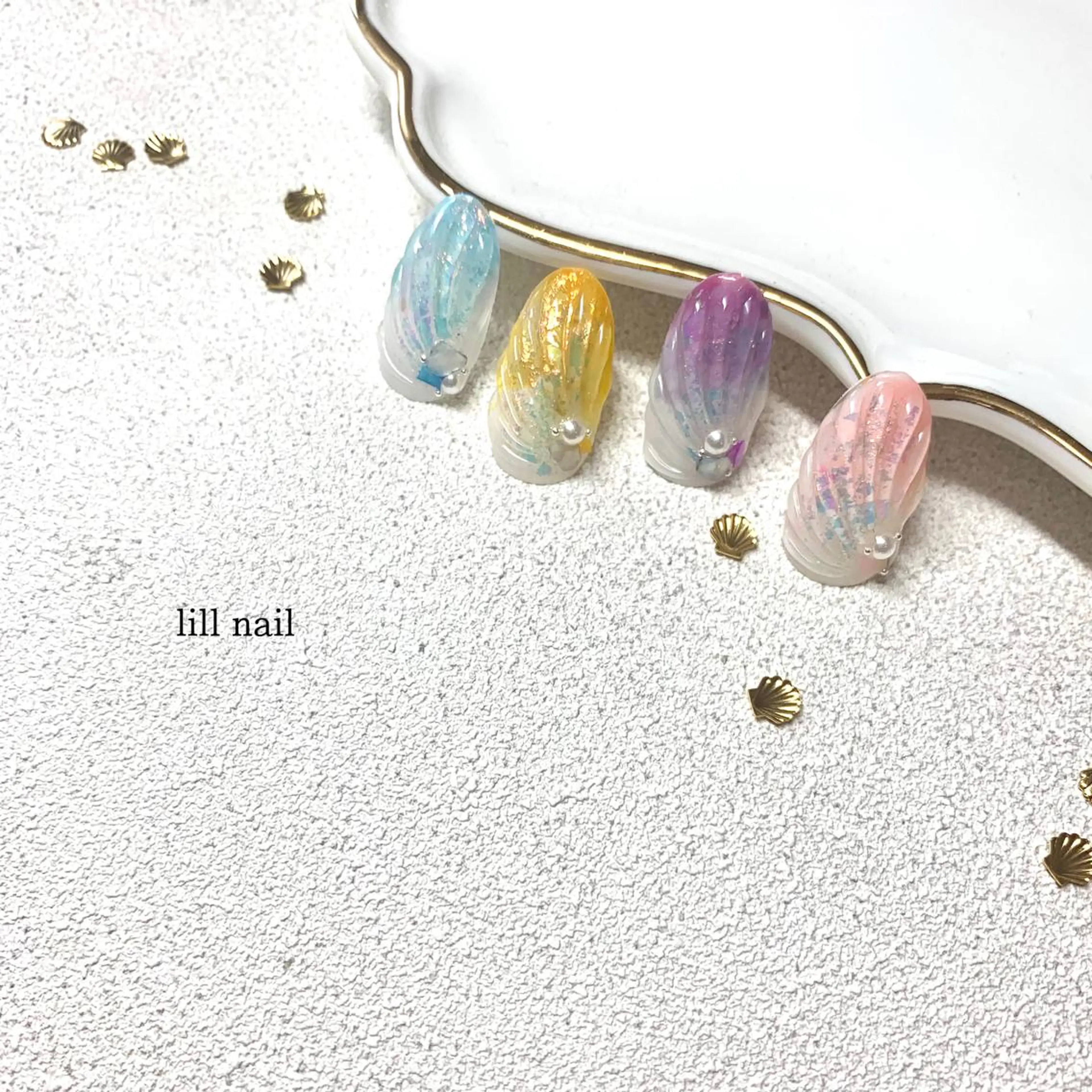 ミディアム pllia beautyのネイルデザイン