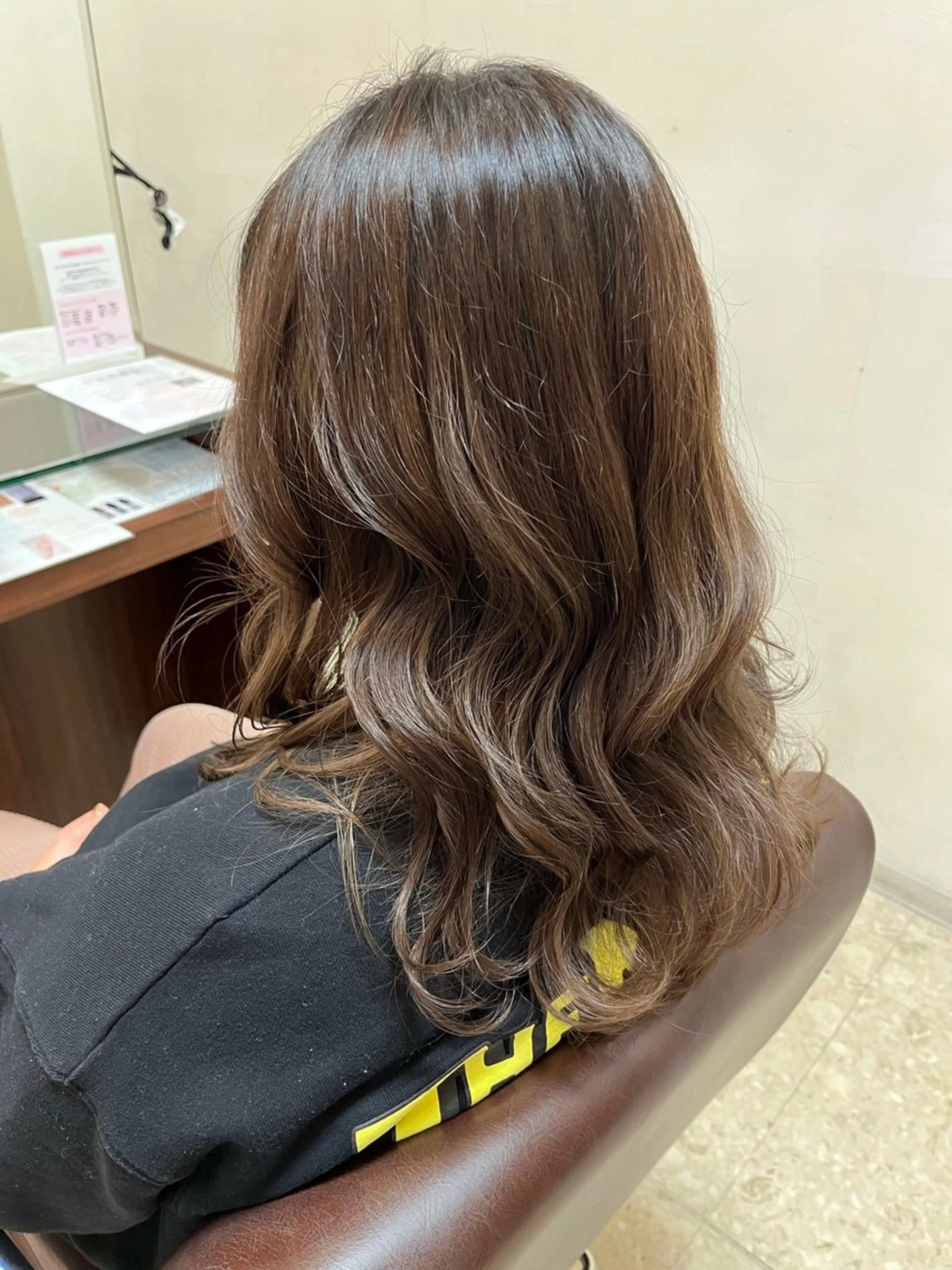 セミロング カラー 花城 沙也加のヘアスタイル